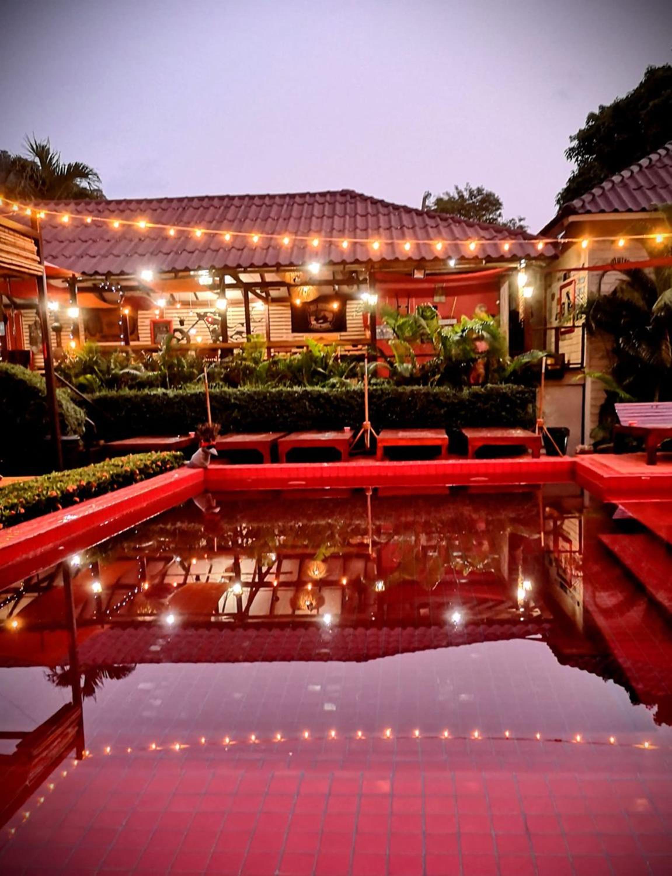 Red Moon Hideaway