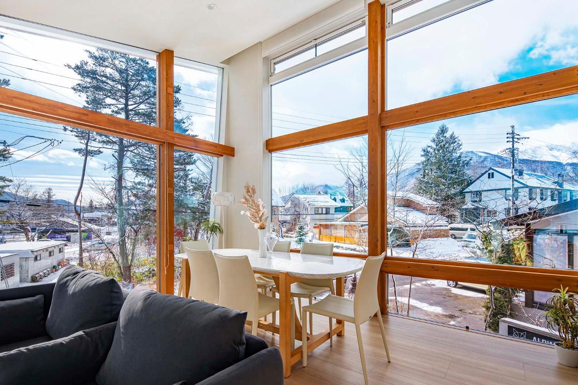 Alpinarc Chalet by Hakuba White Fox Company view 3