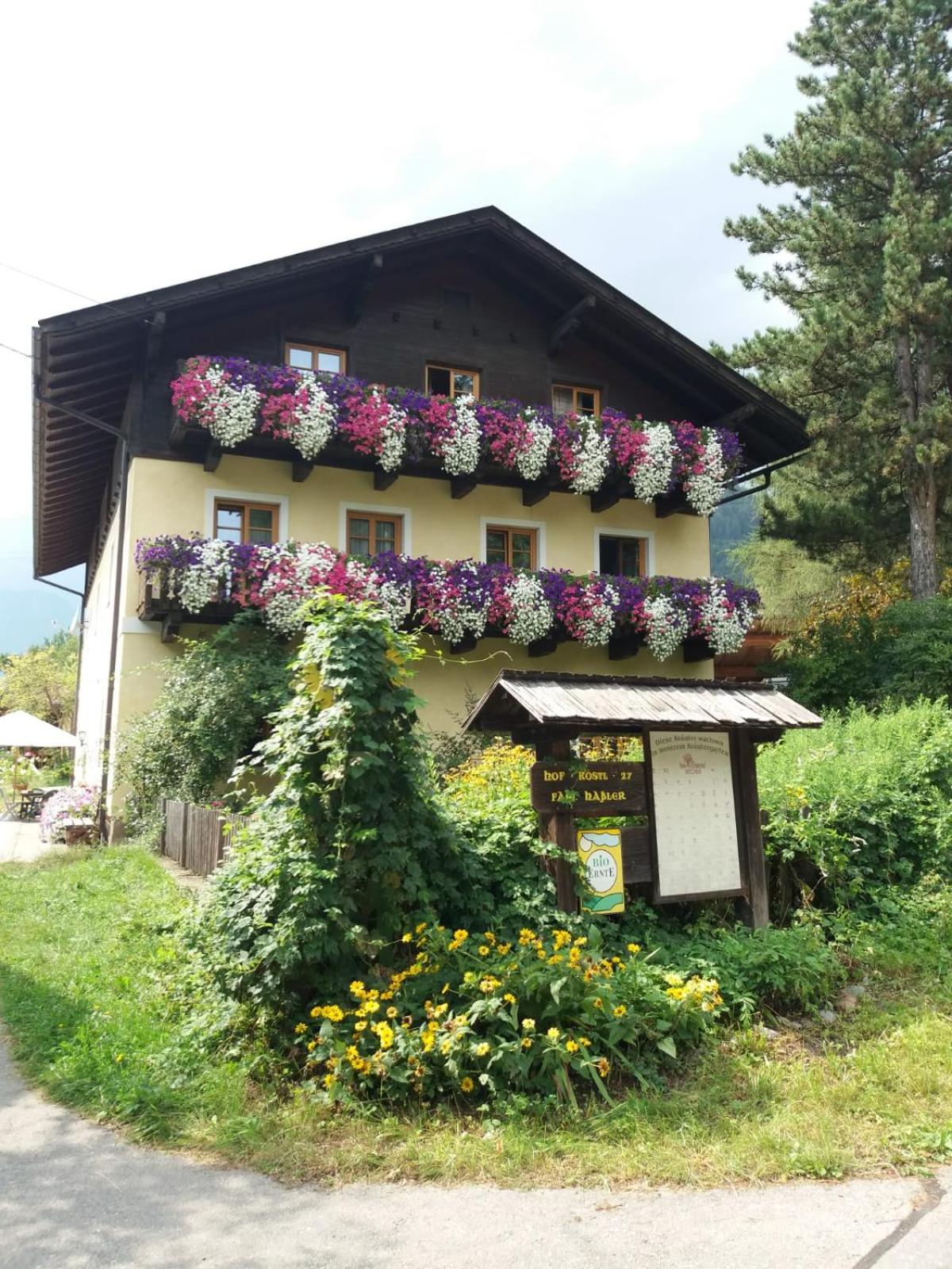 Köstlhof, Familie Hassler