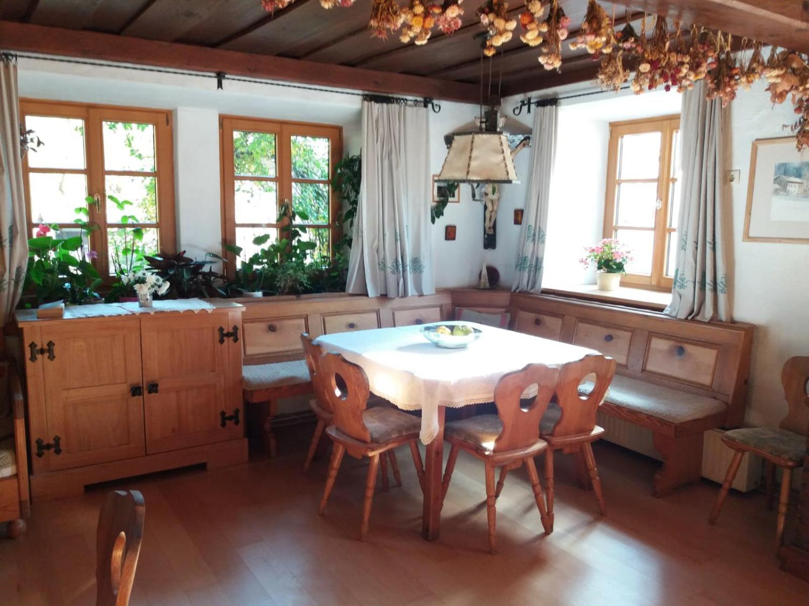Köstlhof, Familie Hassler