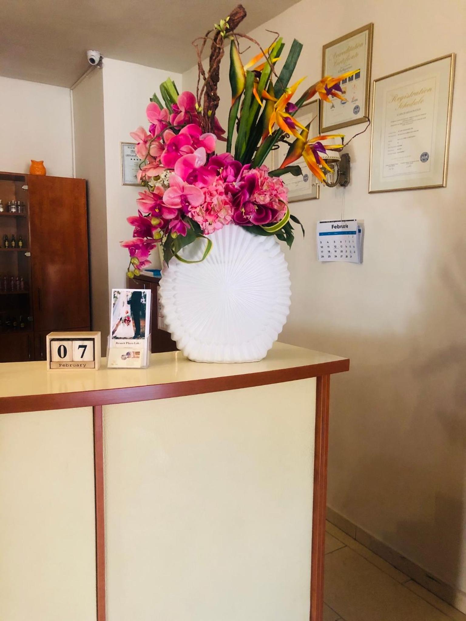 Hotel Plaza - Image 1