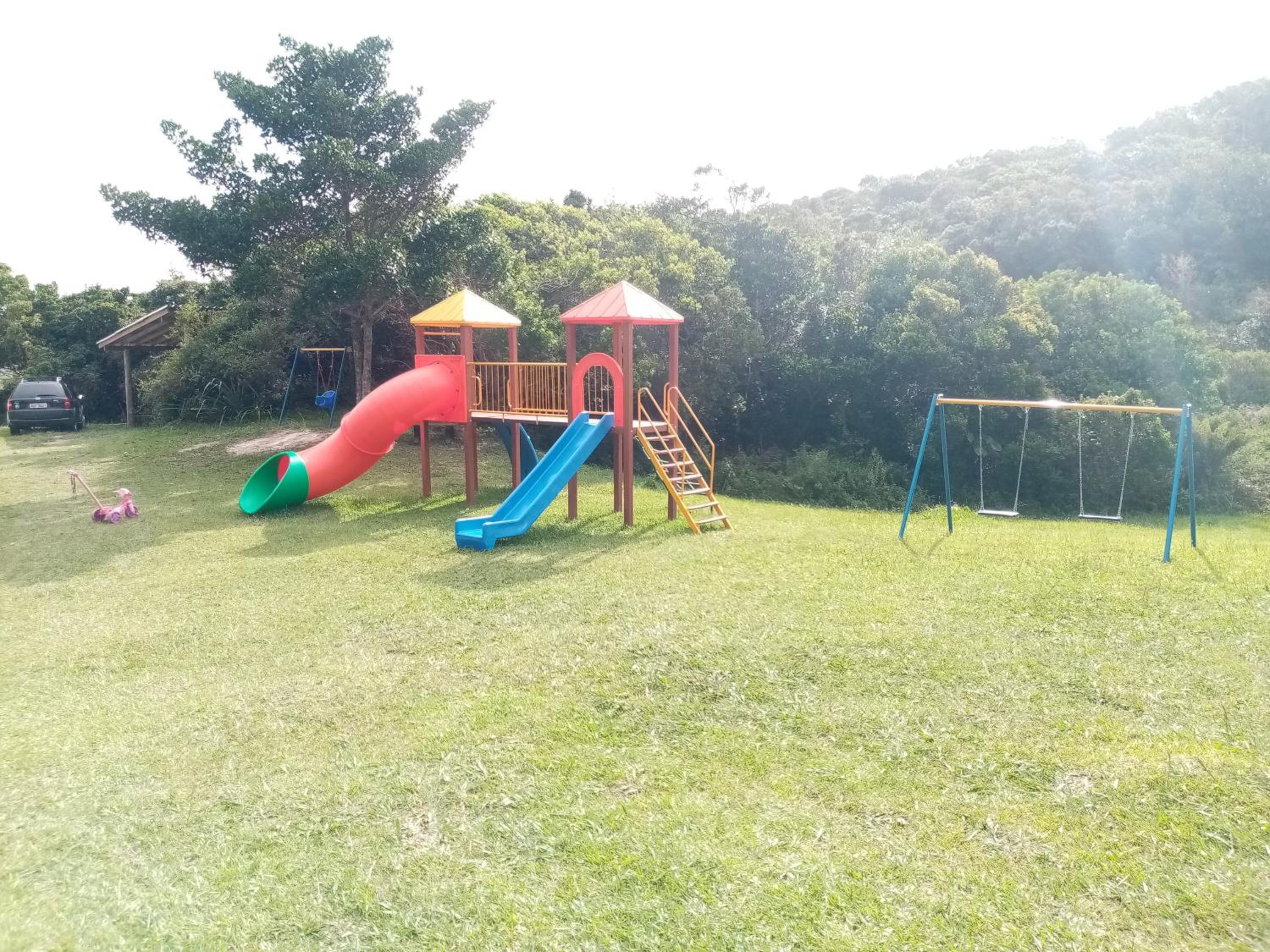 Casa com piscina e incrível vista para lagoa