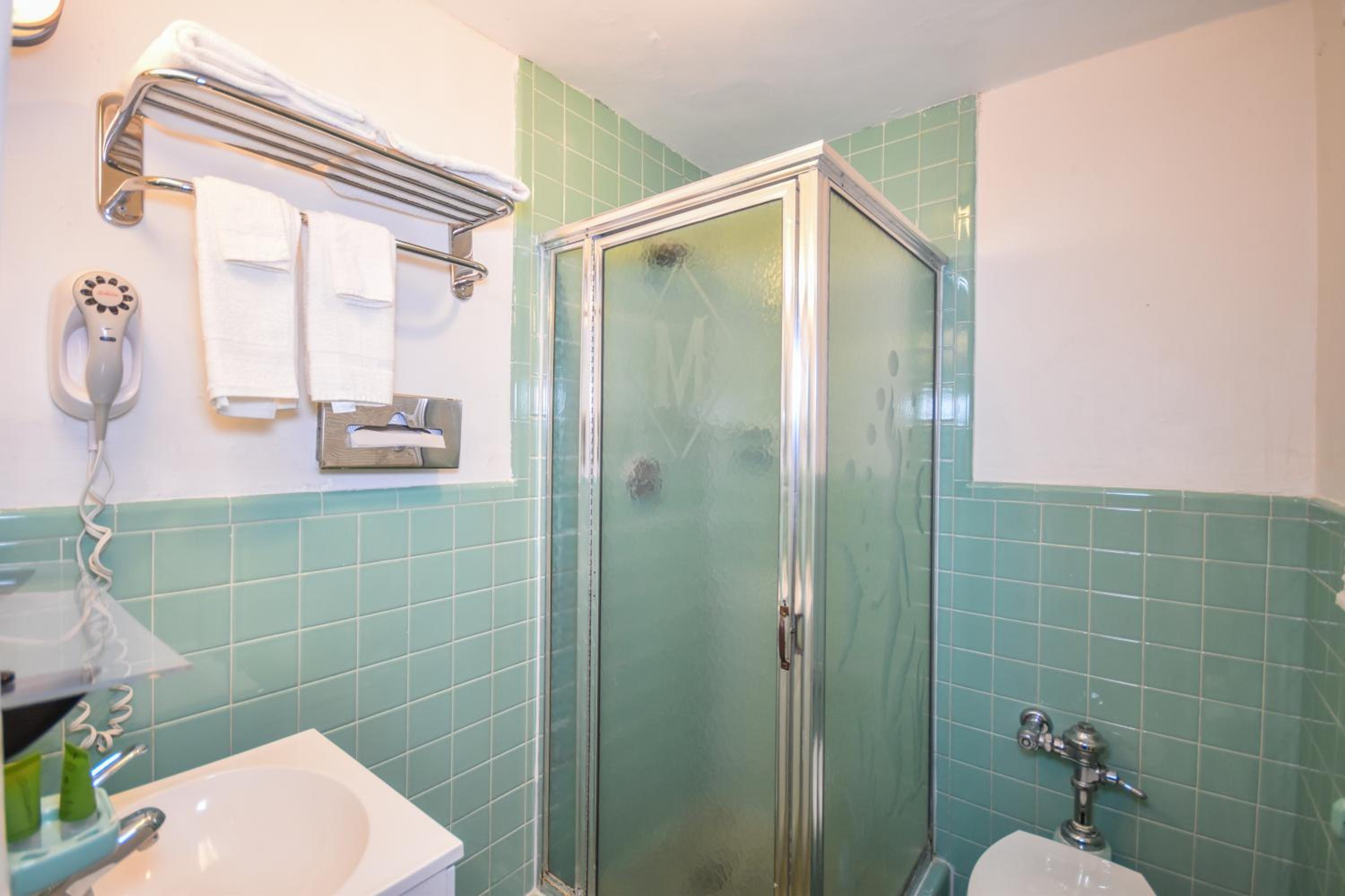 Monticello Inn- Framingham/ Boston - Property Image 1