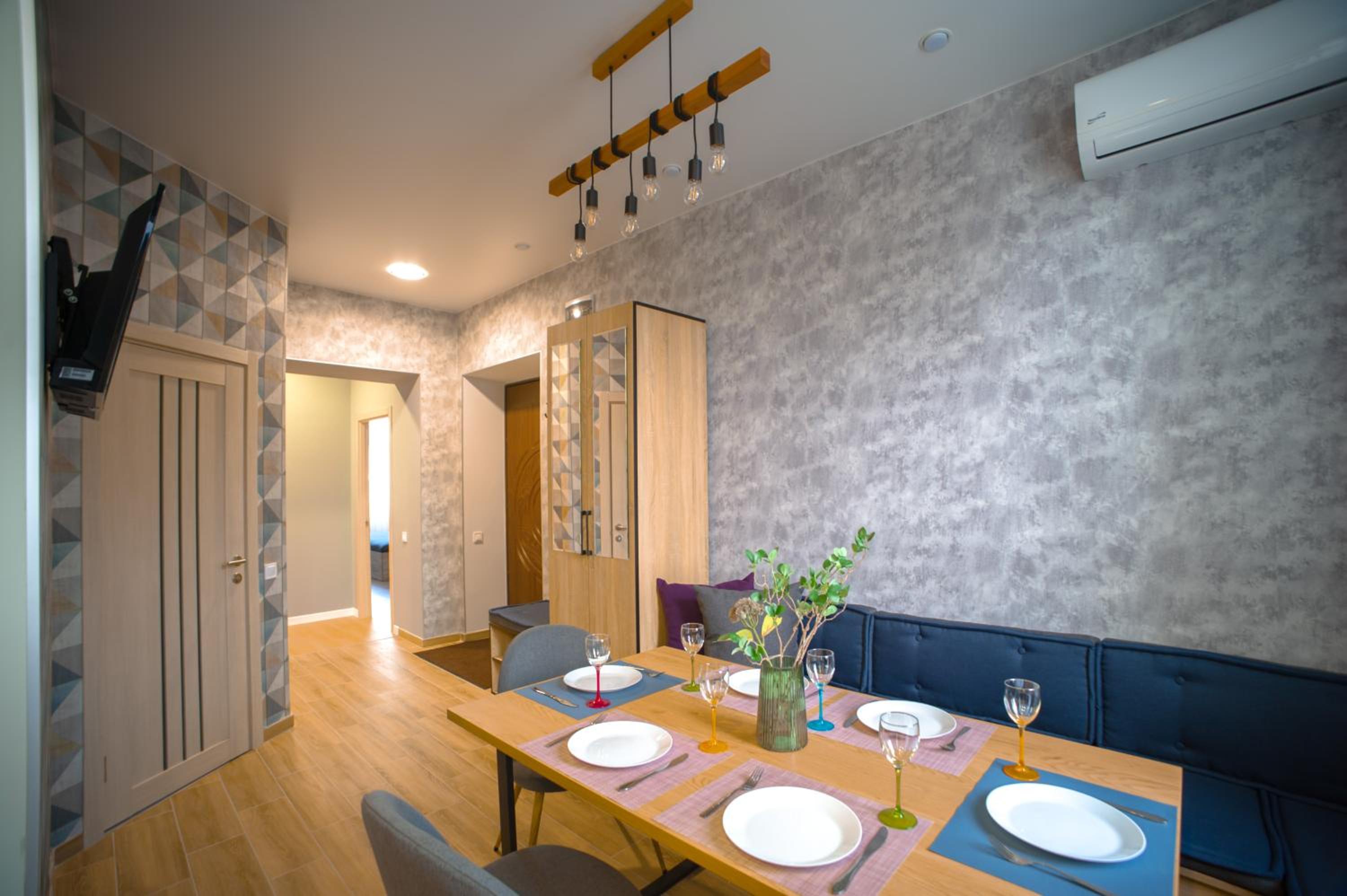 3 bedroom, 2 bathroom Apartment near Forum Lviv view 4
