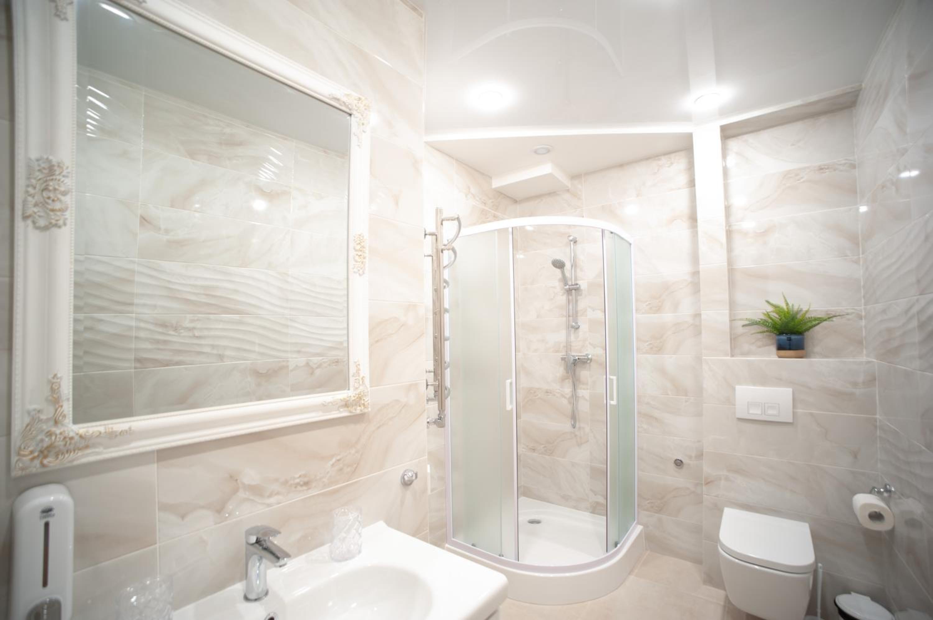 3 bedroom, 2 bathroom Apartment near Forum Lviv view 5