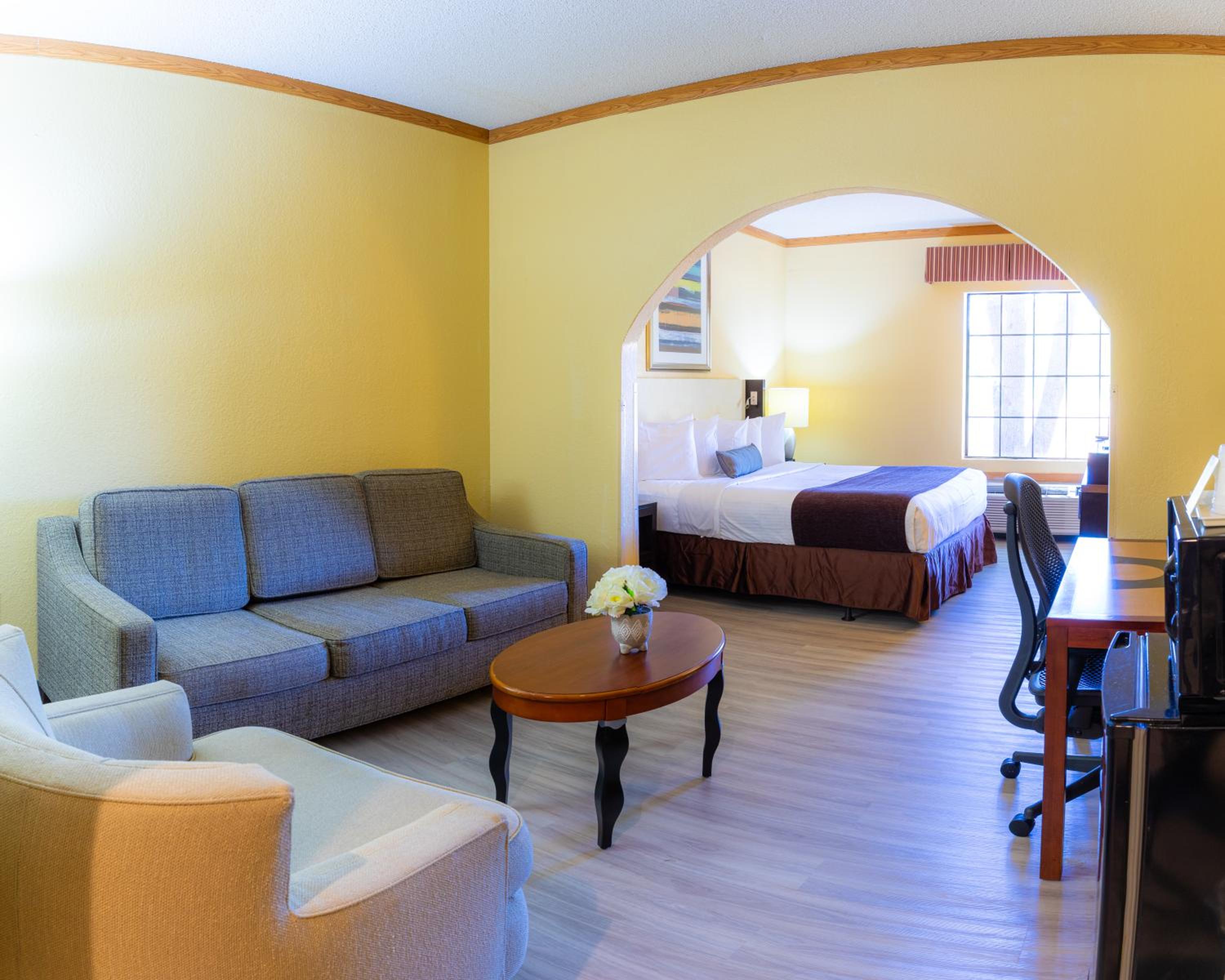 Newly Renovated Red Roof Inn & Suites Hinesville with breakfast, Zdjęcie 17