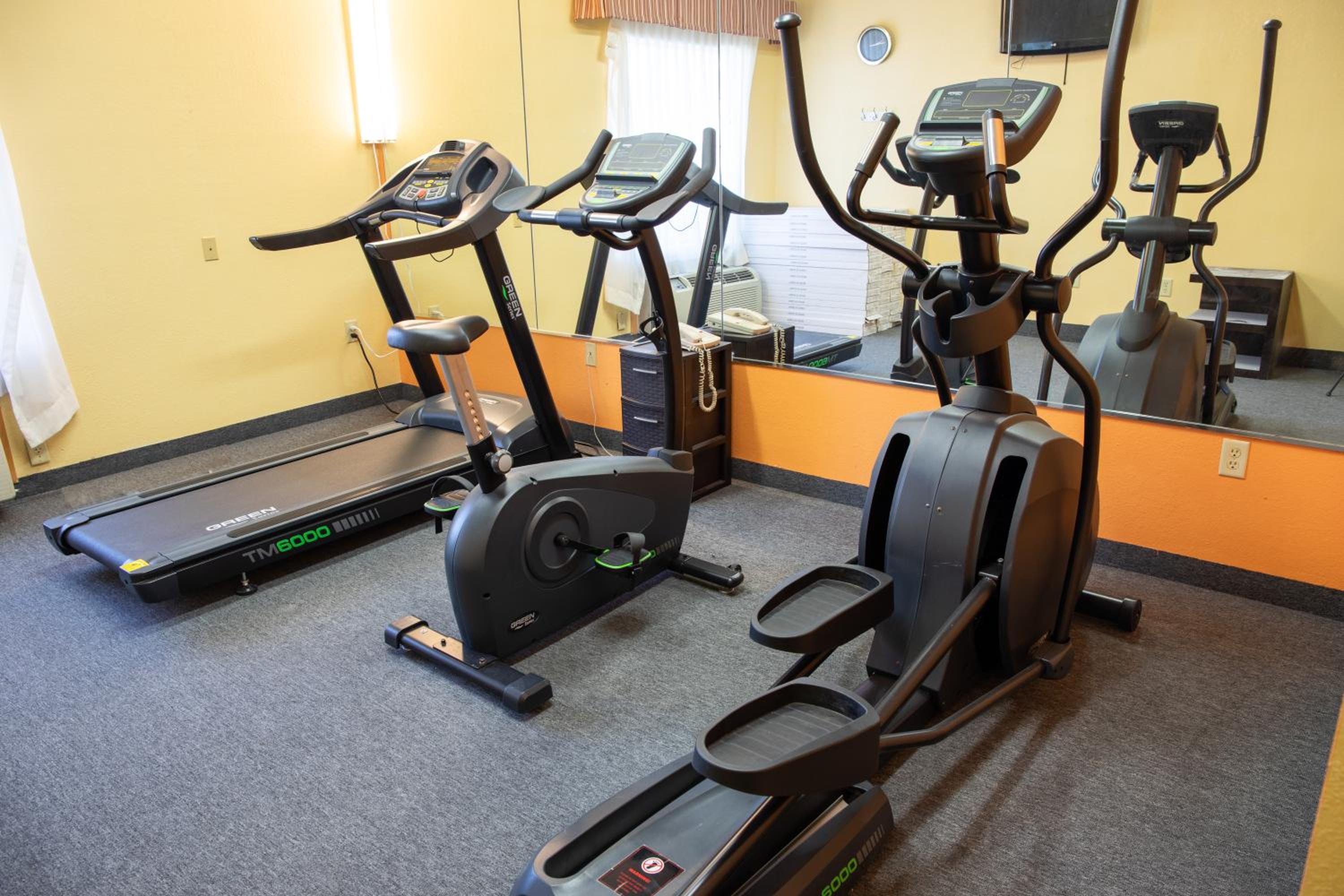 Newly Renovated Red Roof Inn & Suites Hinesville with breakfast, Zdjęcie 87