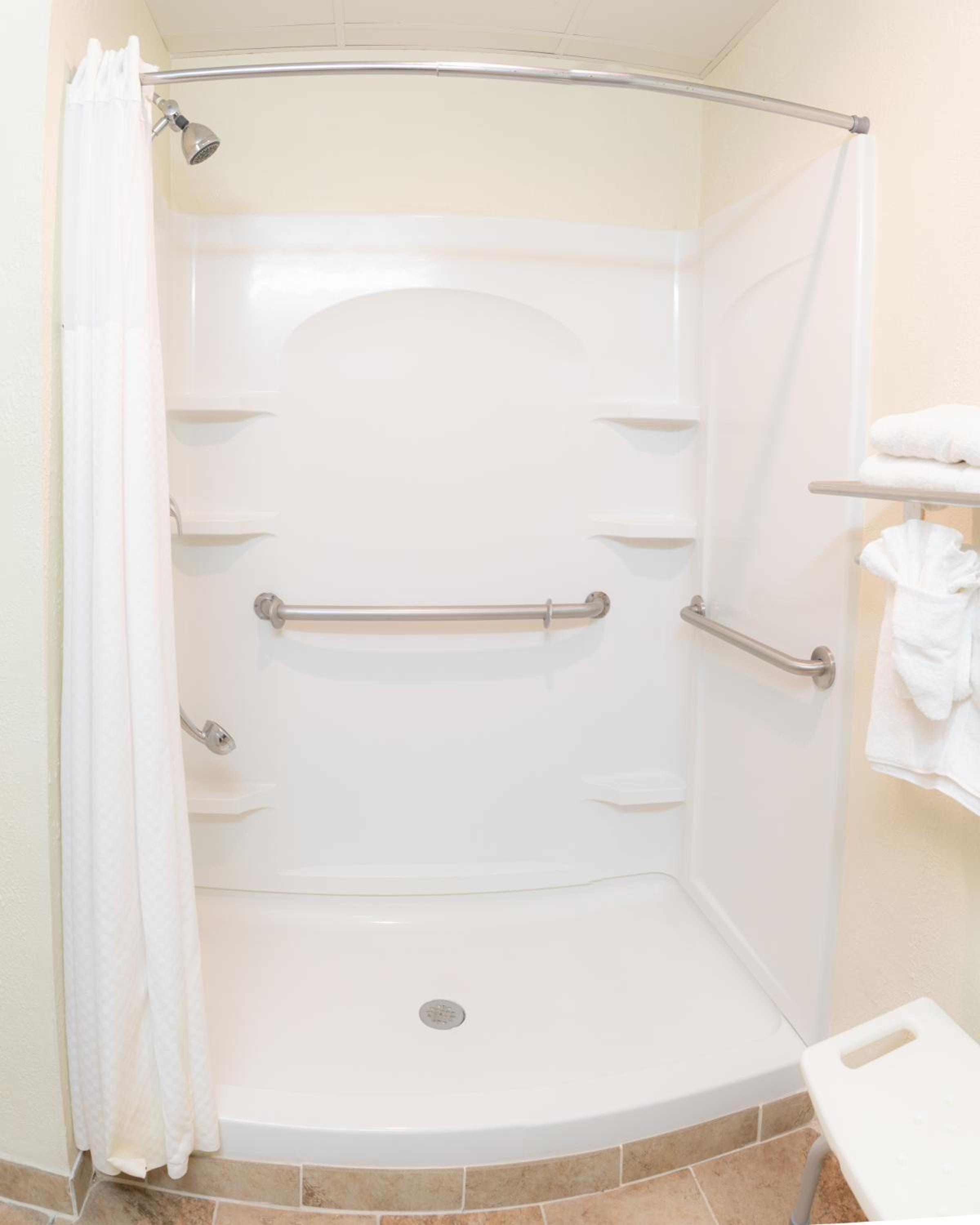 Newly Renovated Red Roof Inn & Suites Hinesville with breakfast, Zdjęcie 55