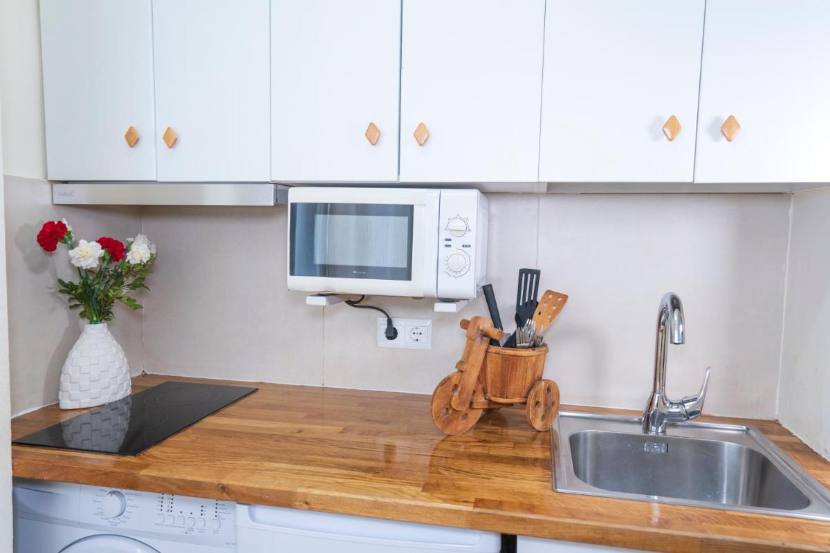 STUDIO IN CITY CENTER NEXT TO THE BEACh