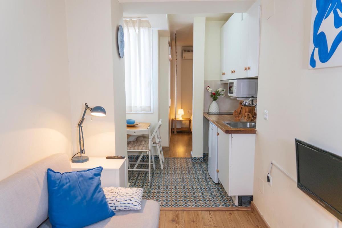 STUDIO IN CITY CENTER NEXT TO THE BEACh
