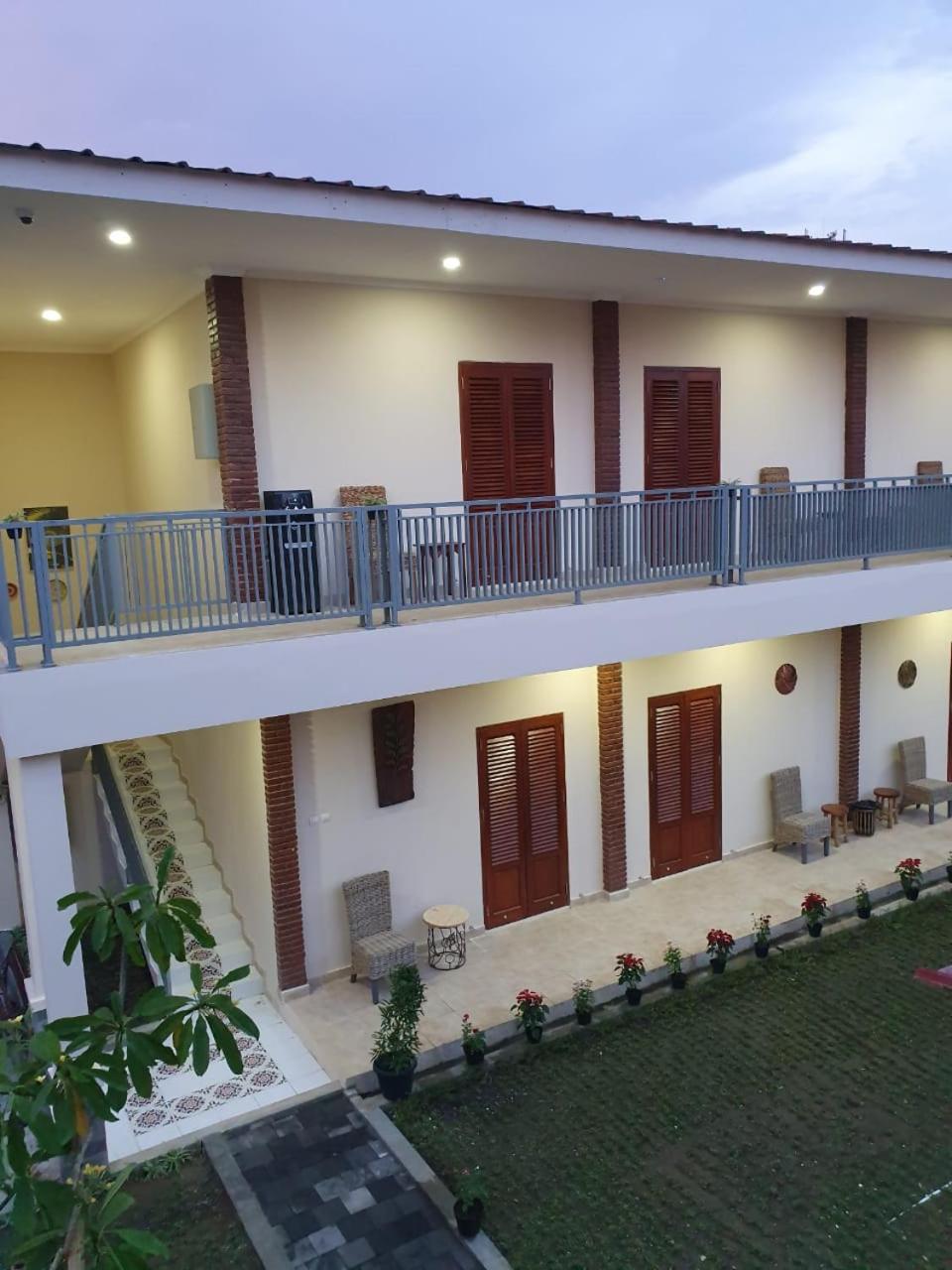 Naima Jiwo view 5