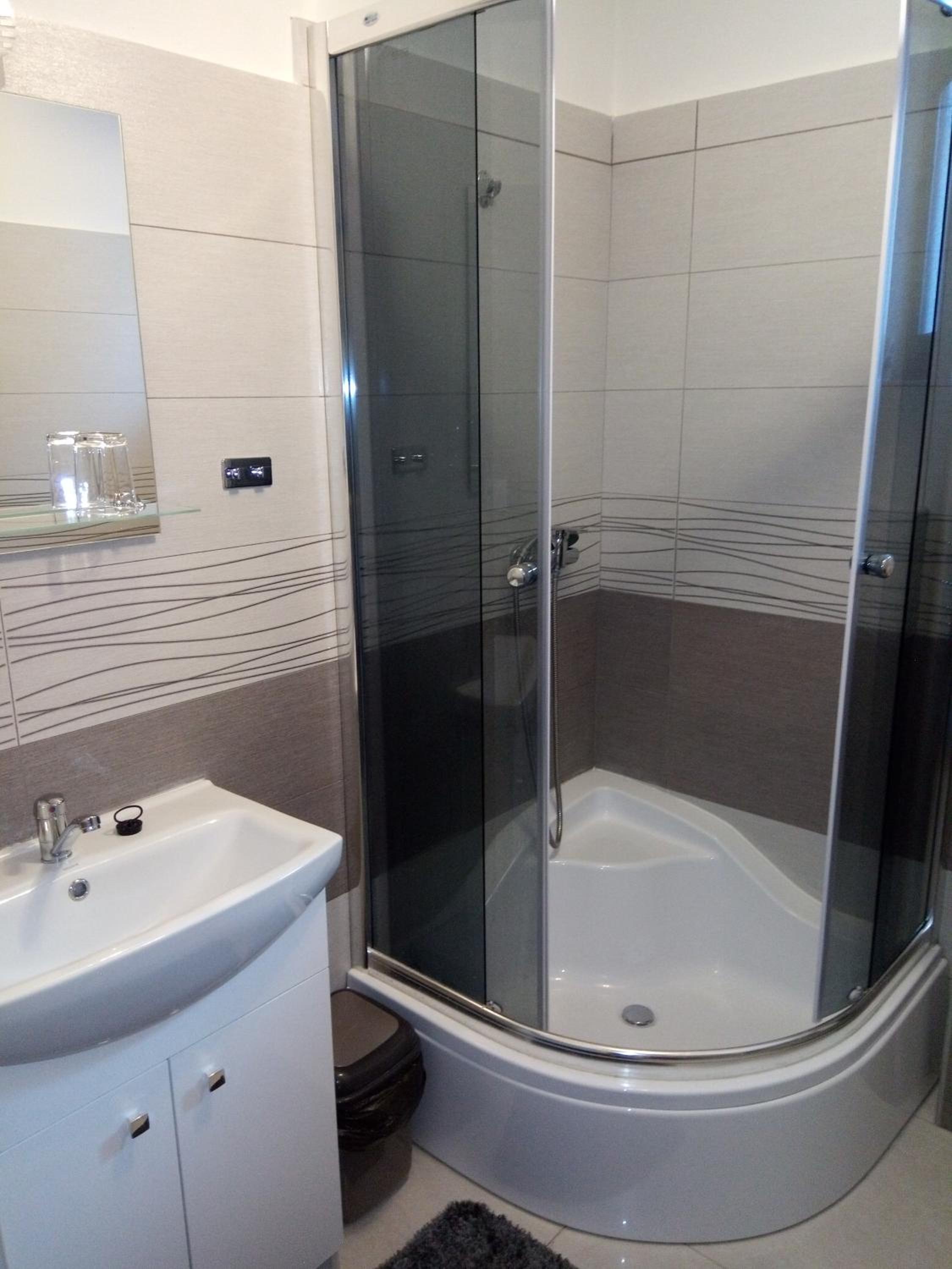 Drevenica MAK Oliver view 2