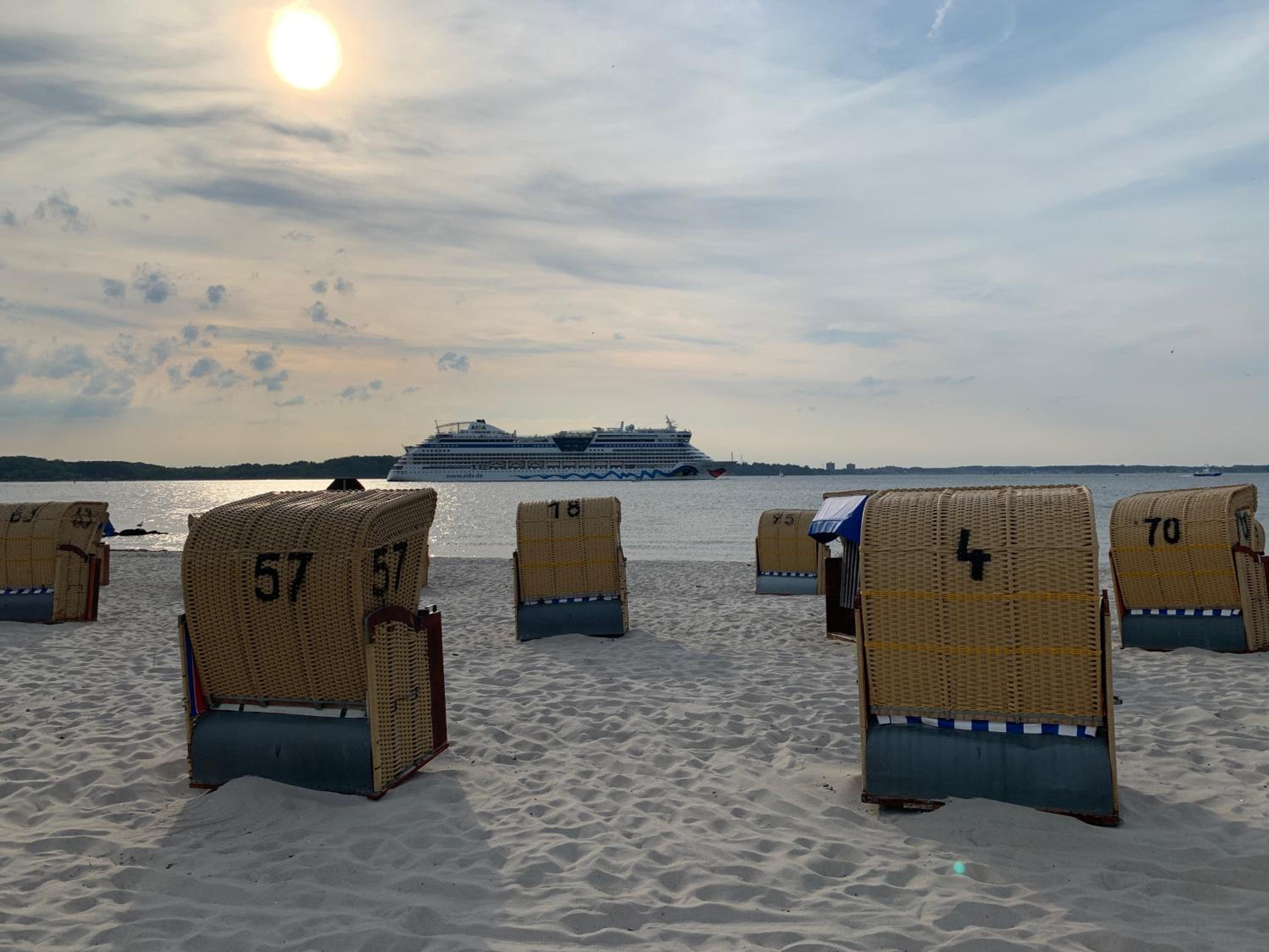 Wellness & Komfortferienwohnung Strandliebe mit Sauna, Terrasse, Garten & Balkon, bei Laboe