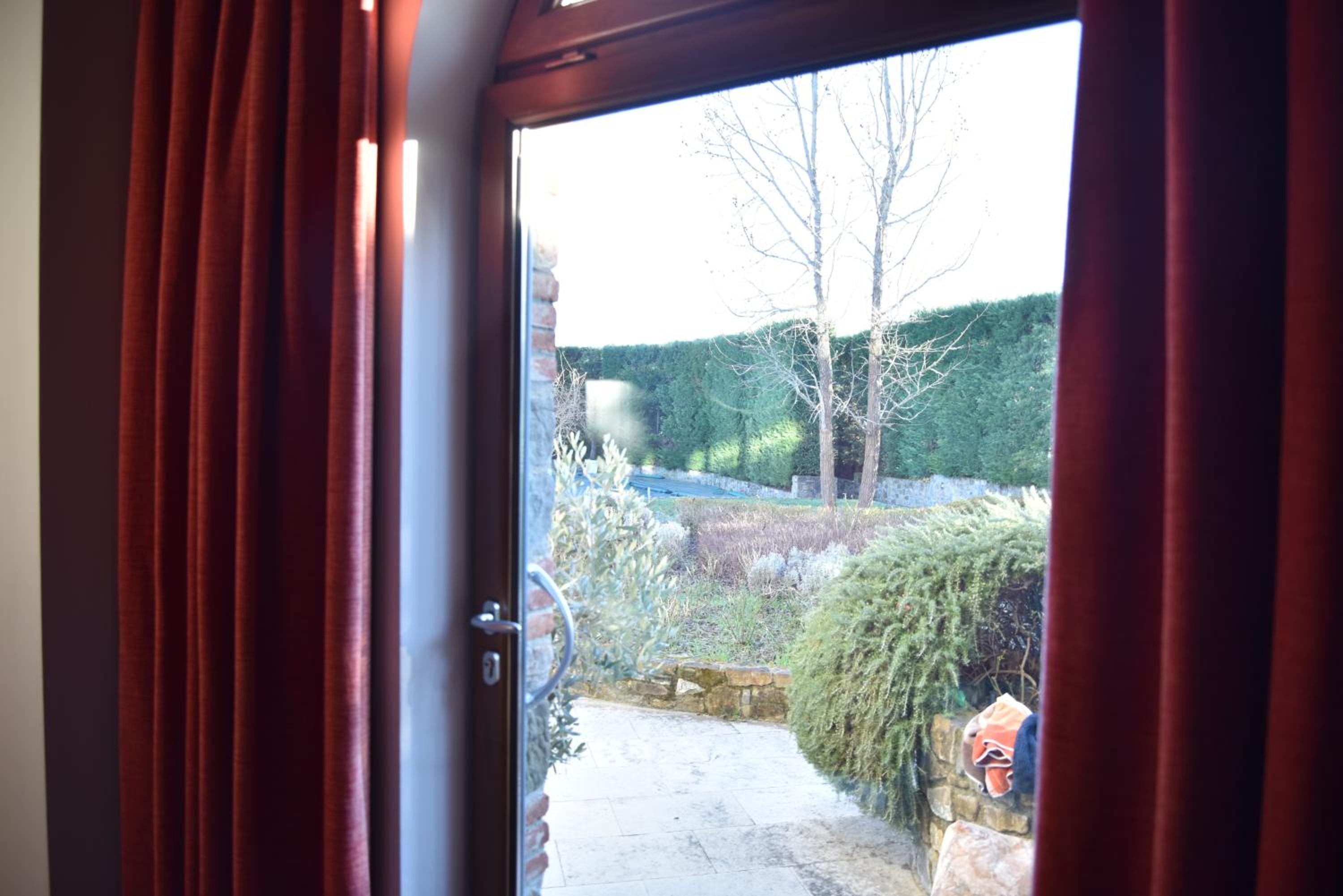 Photo 43
