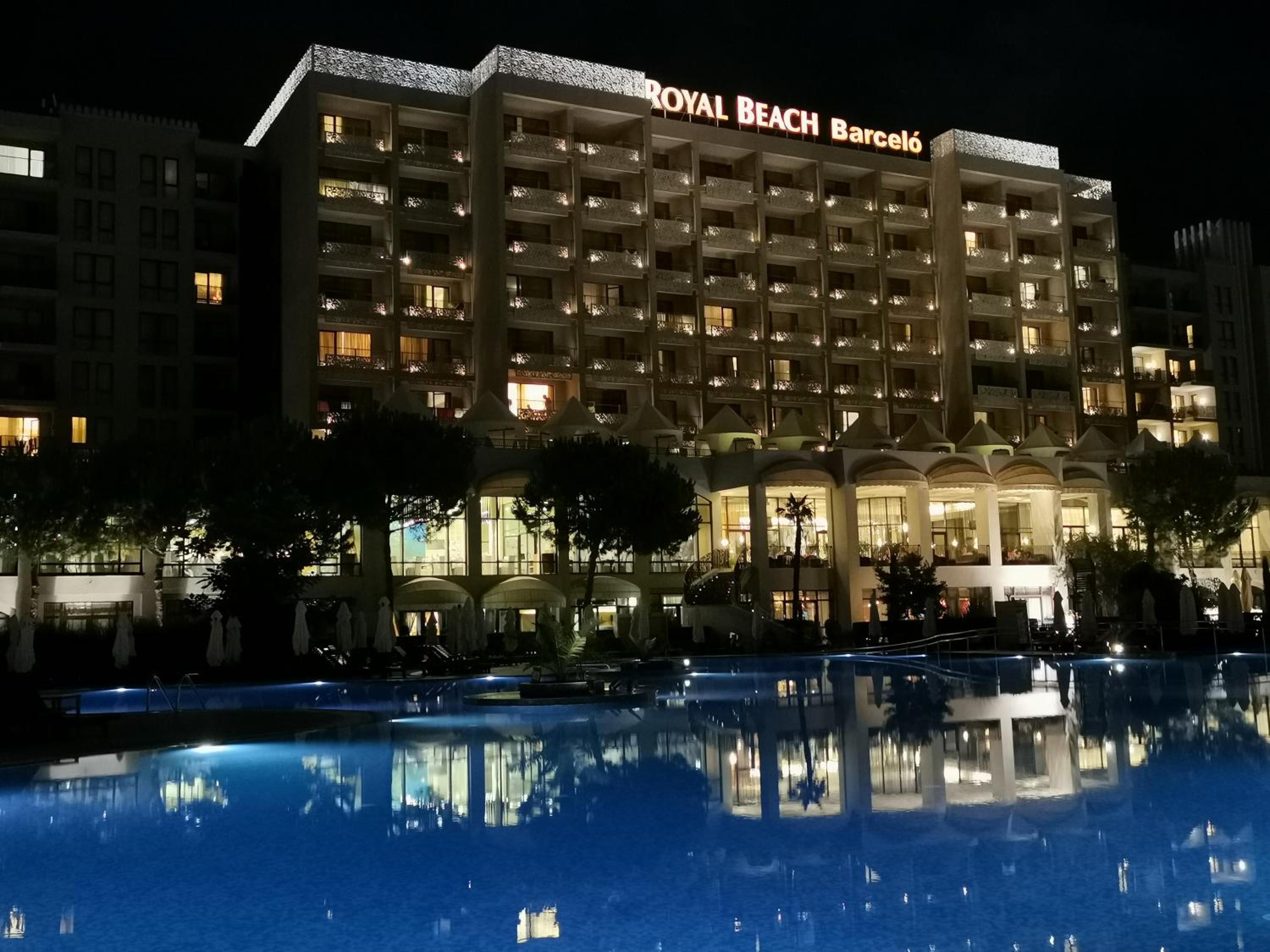 ROYAL BEACH HOTEL apartment