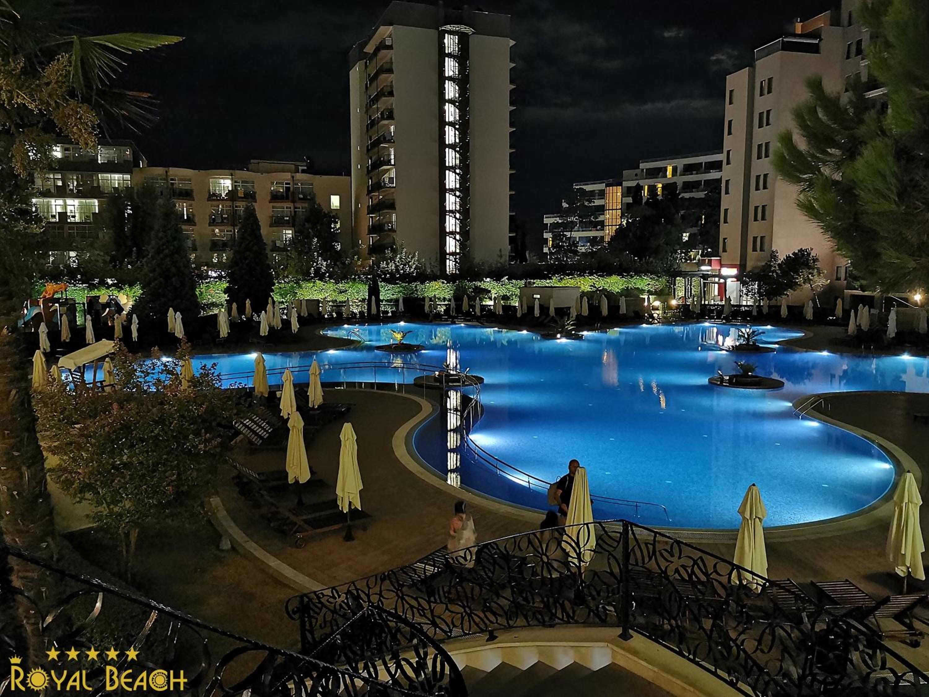 ROYAL BEACH HOTEL apartment