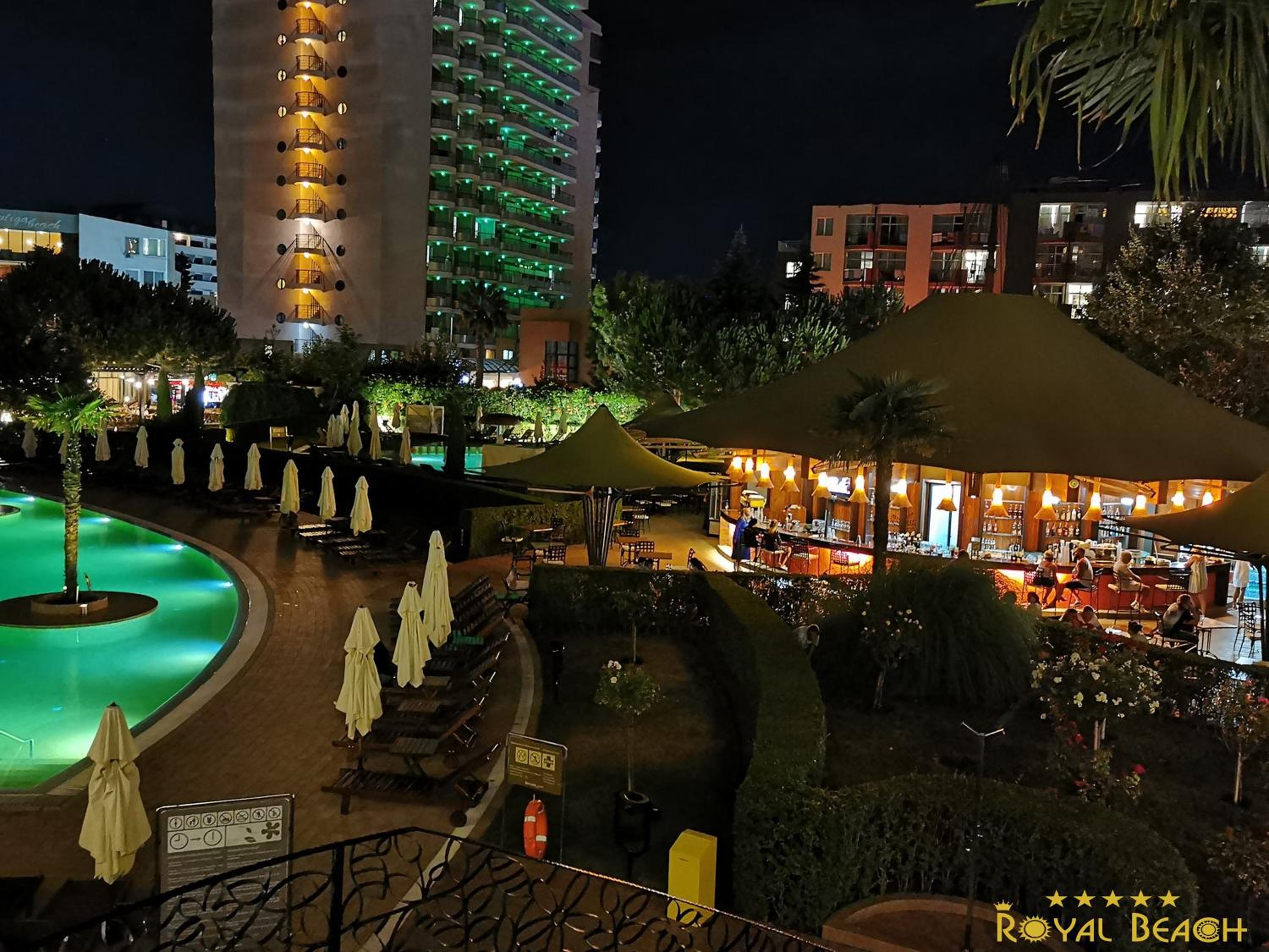 ROYAL BEACH HOTEL apartment