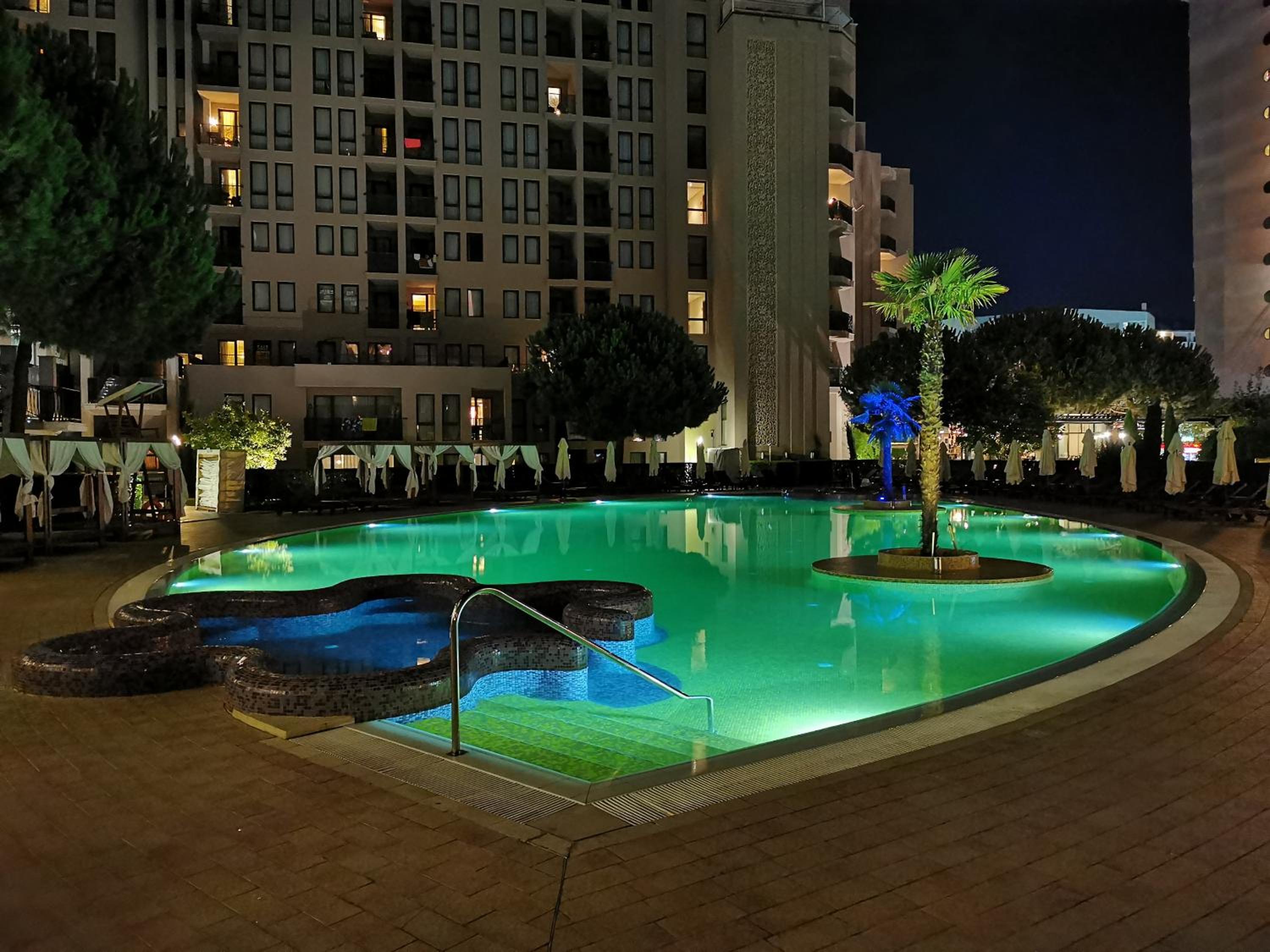 ROYAL BEACH HOTEL apartment