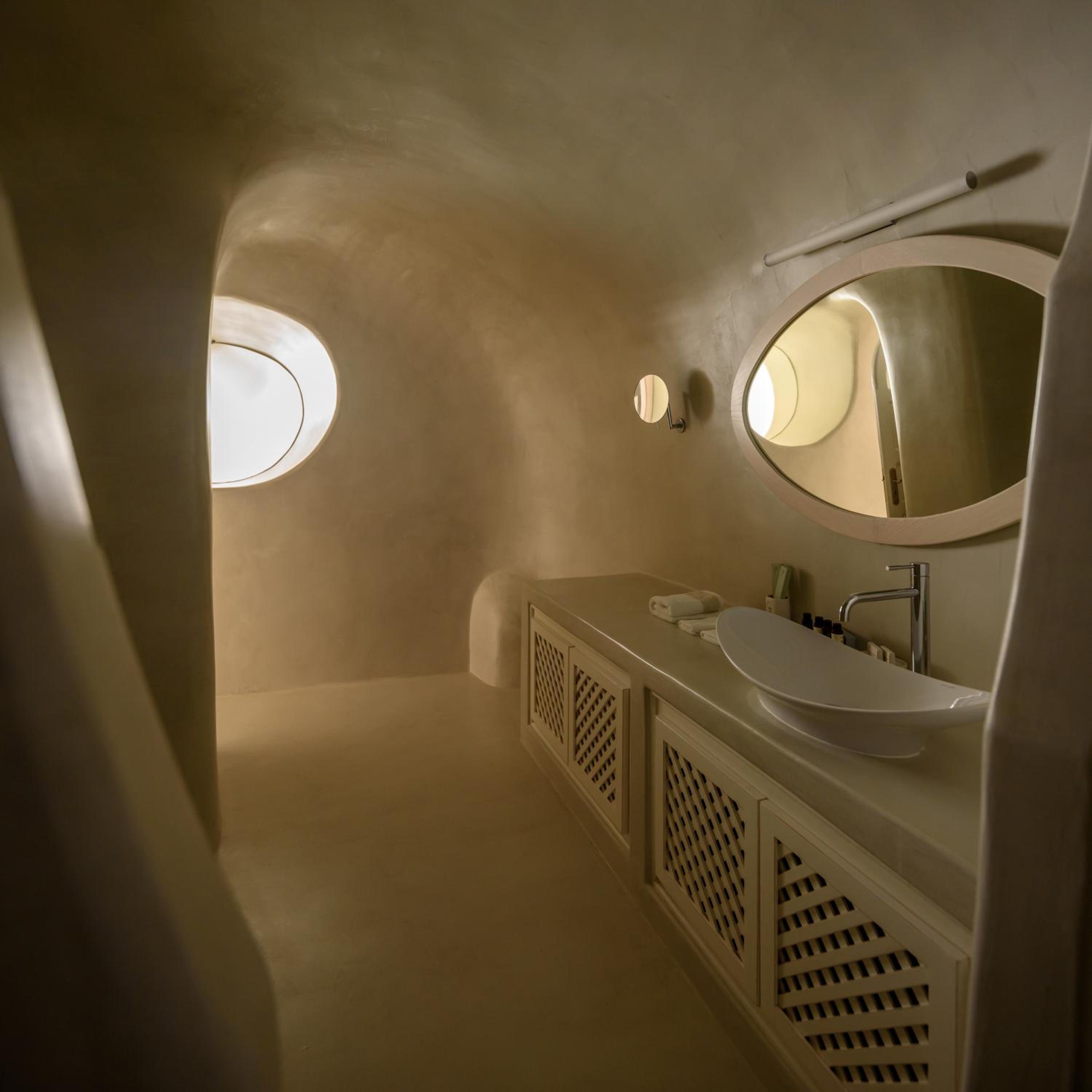 Oia Vacations - Thirea Suites - Property Image 3