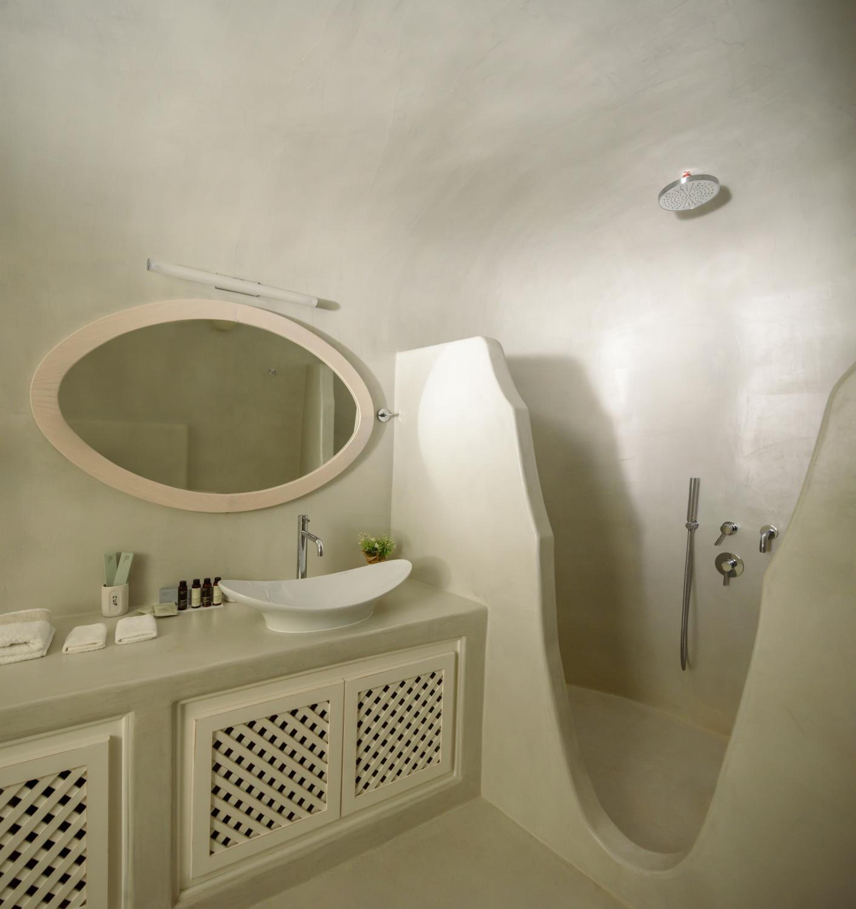 Oia Vacations - Thirea Suites - Property Image 7