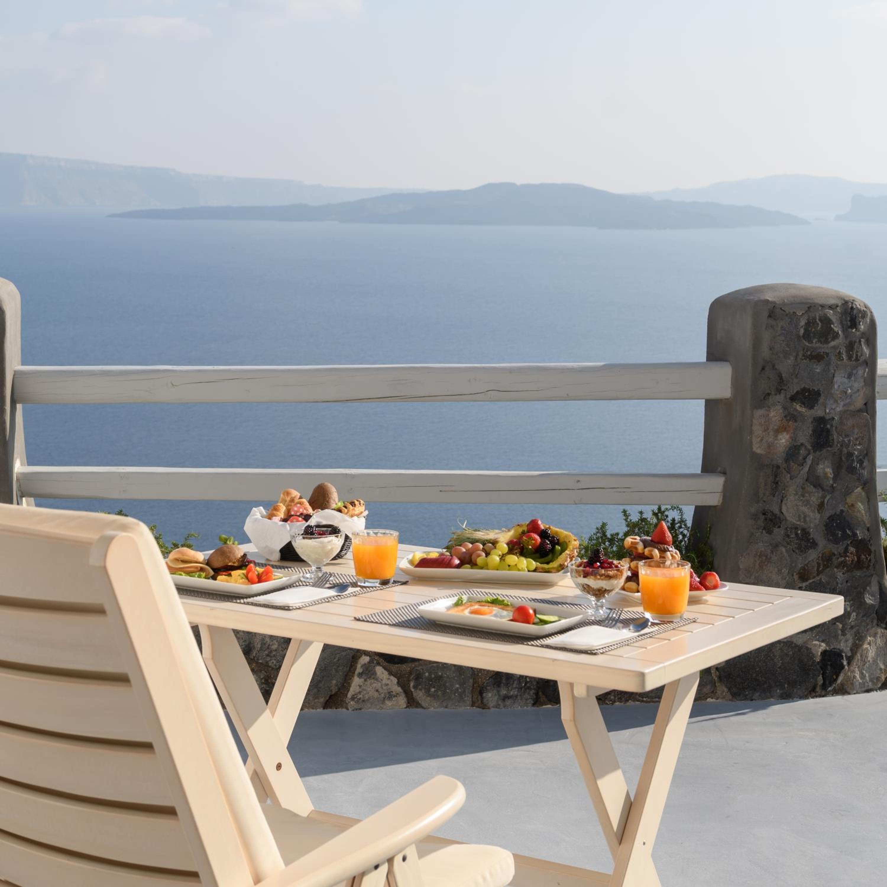 Oia Vacations - Thirea Suites - Property Image 11