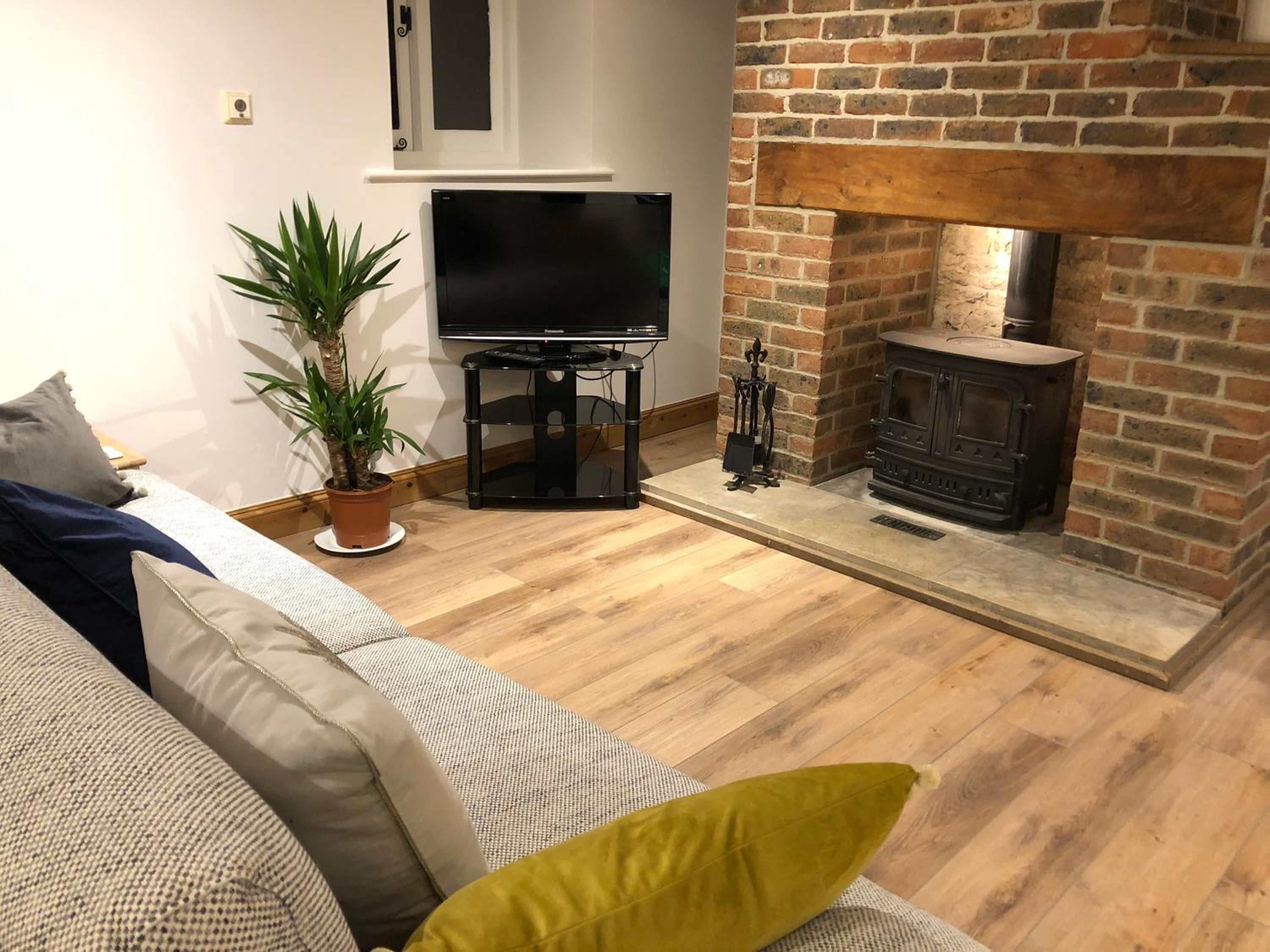 Little Coombe, Bookham Court view 5