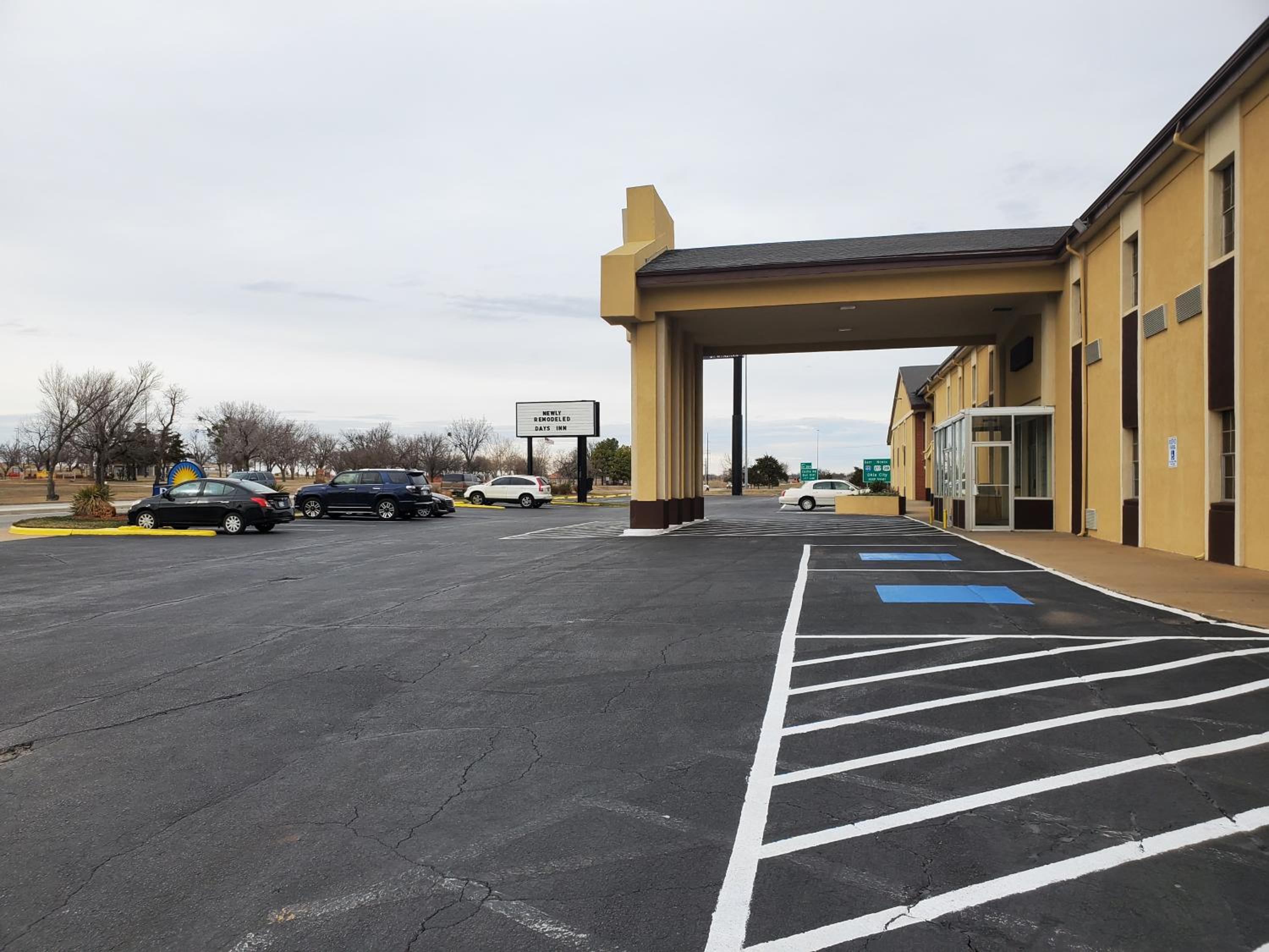 Lawton Vacations - Days Inn by Wyndham Lawton - Property Image 3