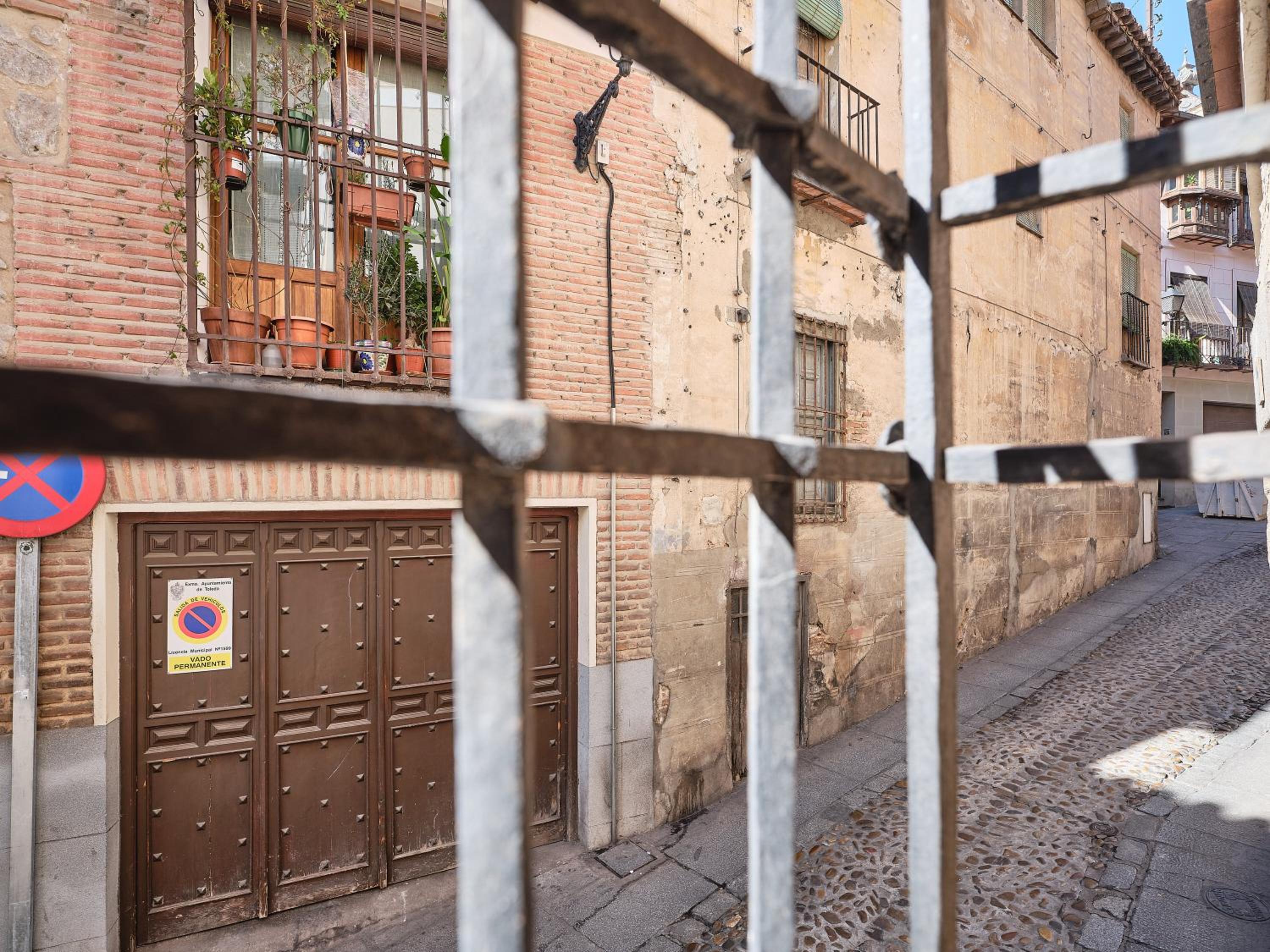 La Casa del Lirón by Toledo AP