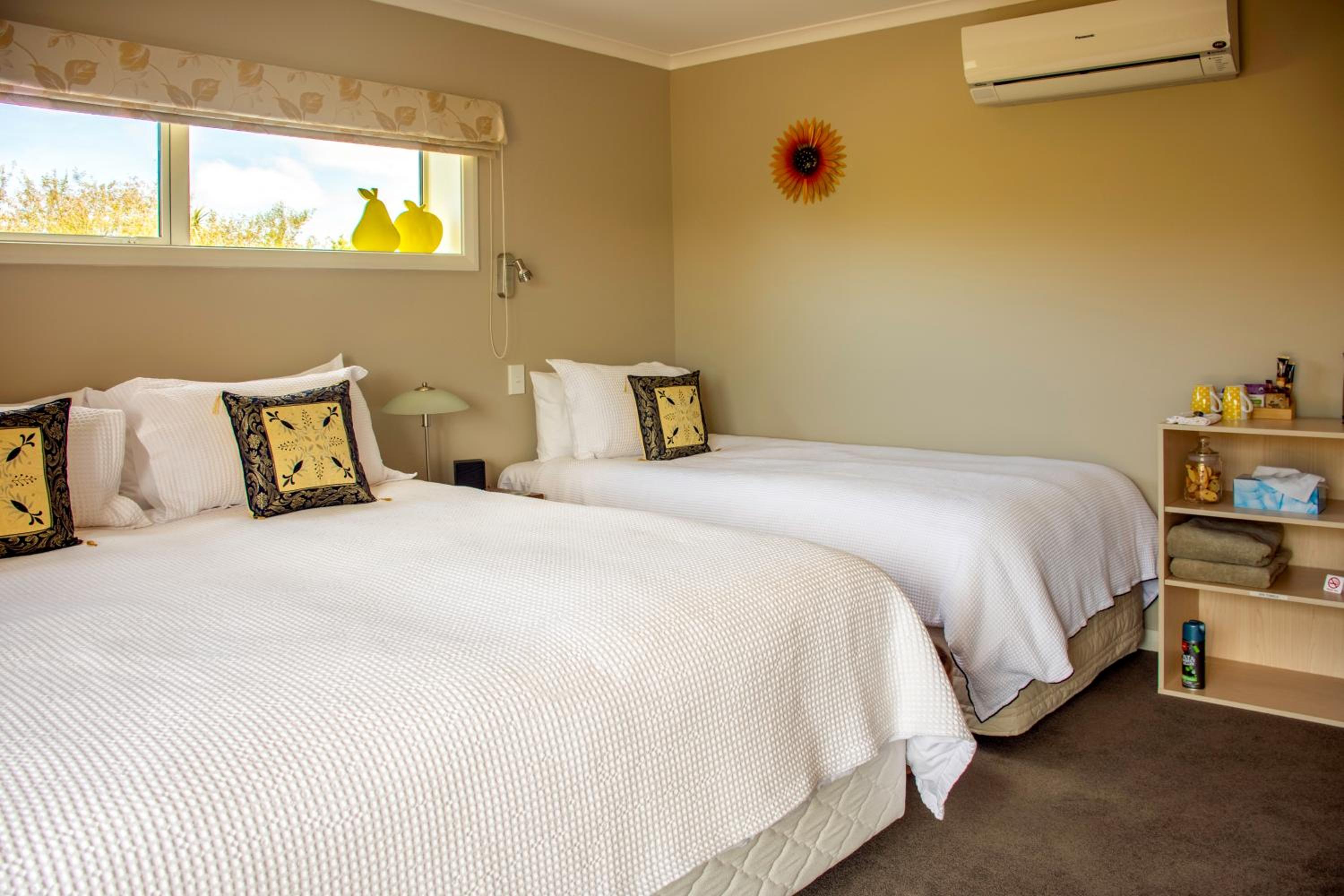 Ribbonwood Country House