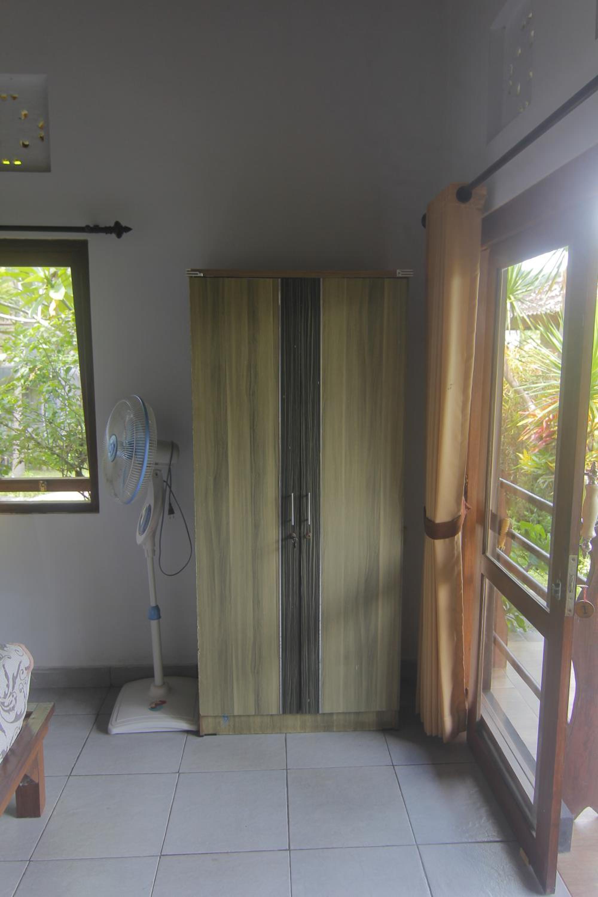 Giri Carik view 4