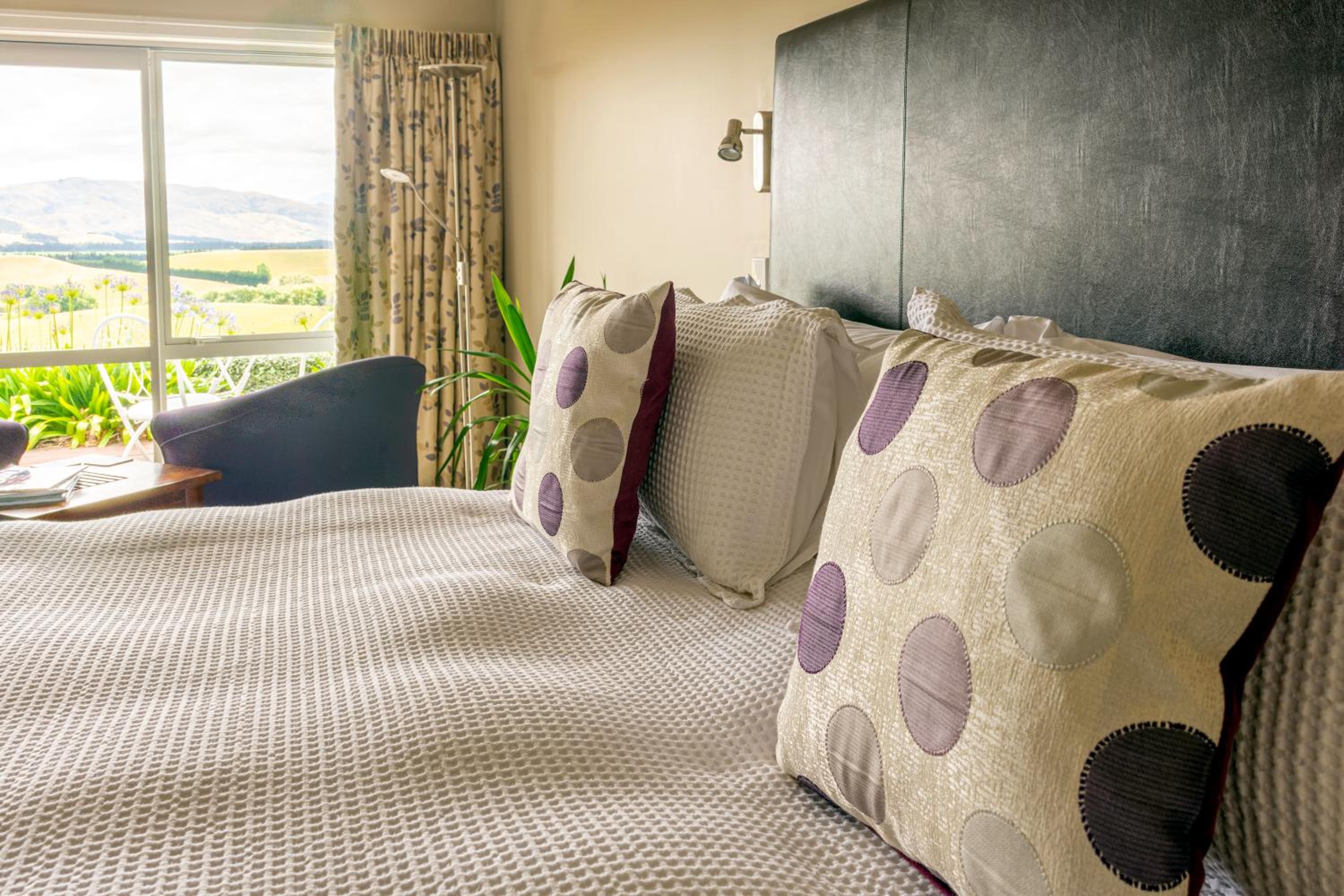Ribbonwood Country House