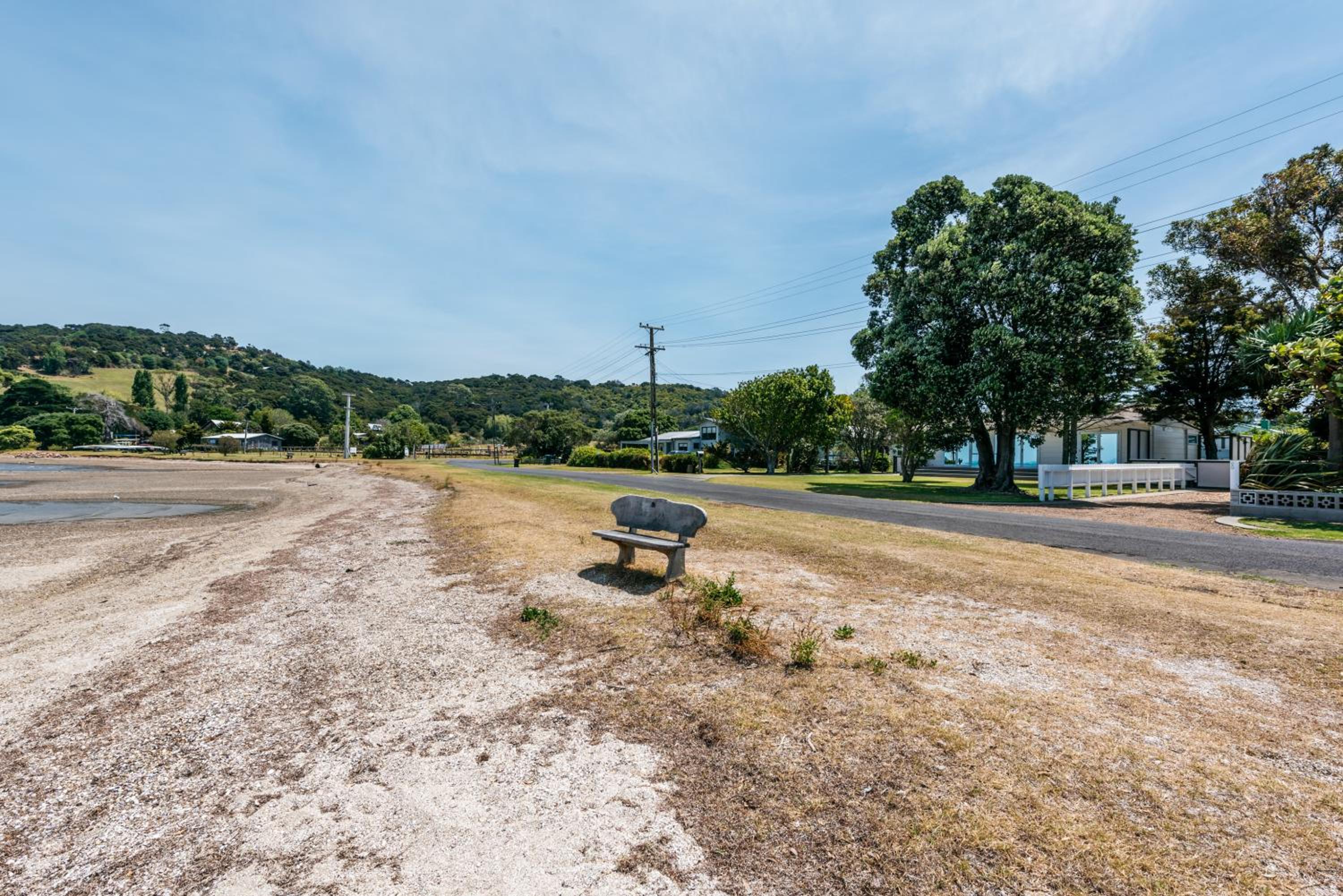 Number Six - Oneroa Holiday Home