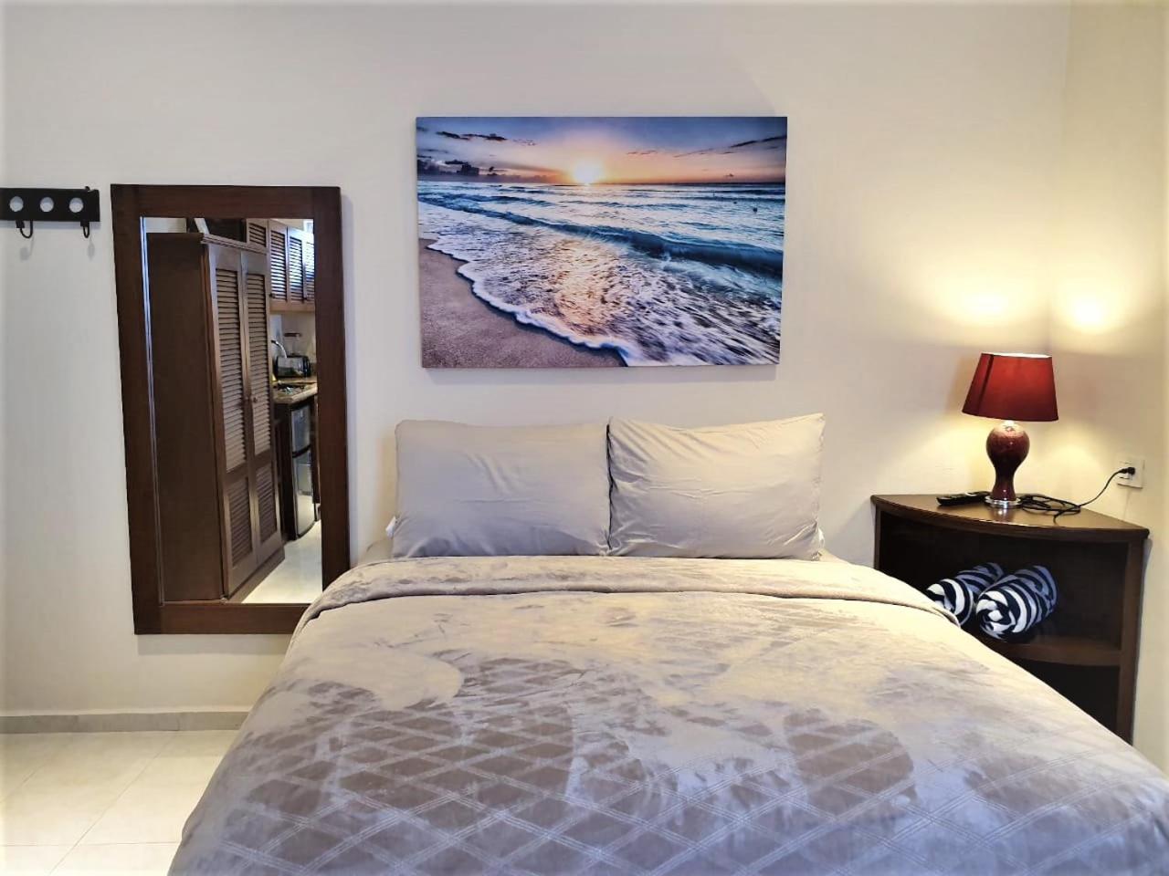 Coralito Malecon Luxury Studio view 4
