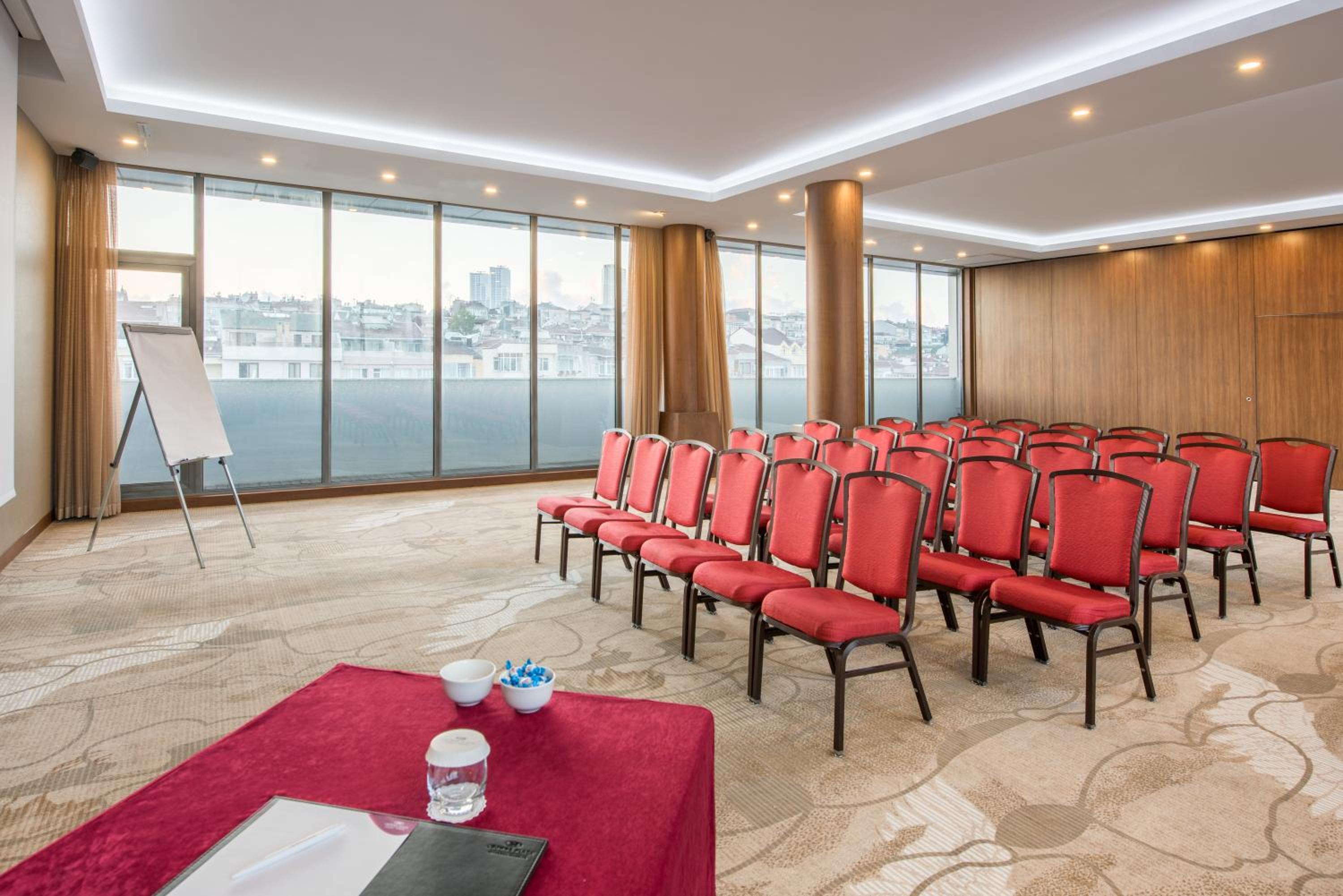 Crowne Plaza Istanbul Harbiye, an IHG Hotel - Image 61