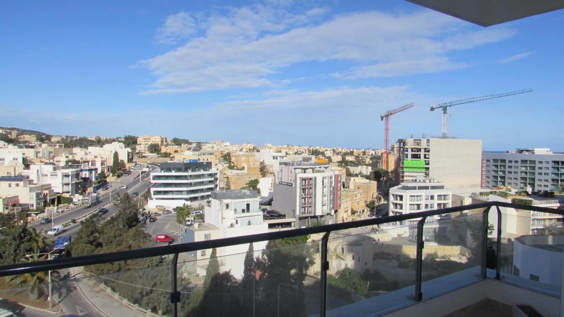 St Julians Central luxury apartment photo 4