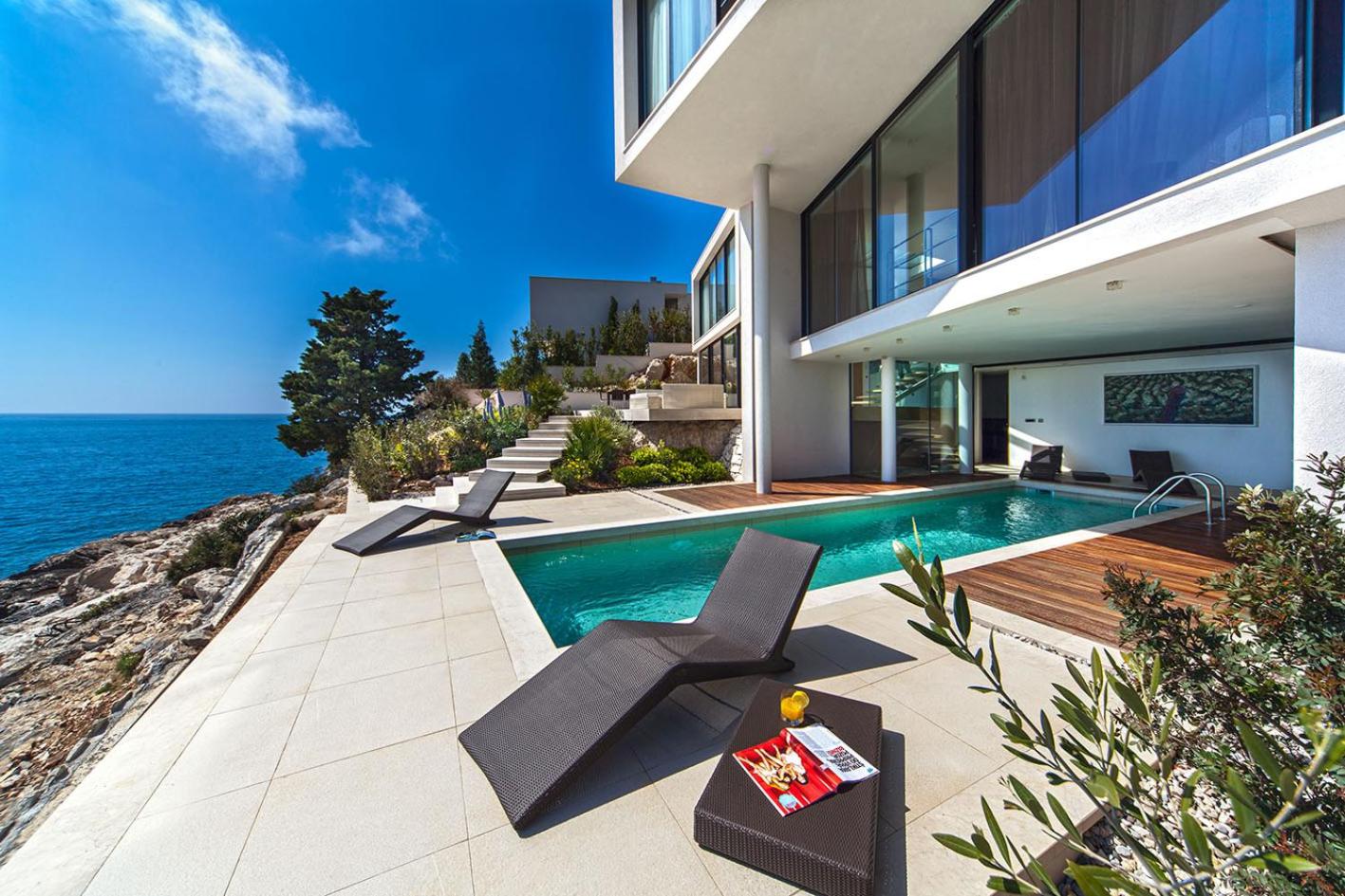 Golden Rays Luxury Villas & Apartments