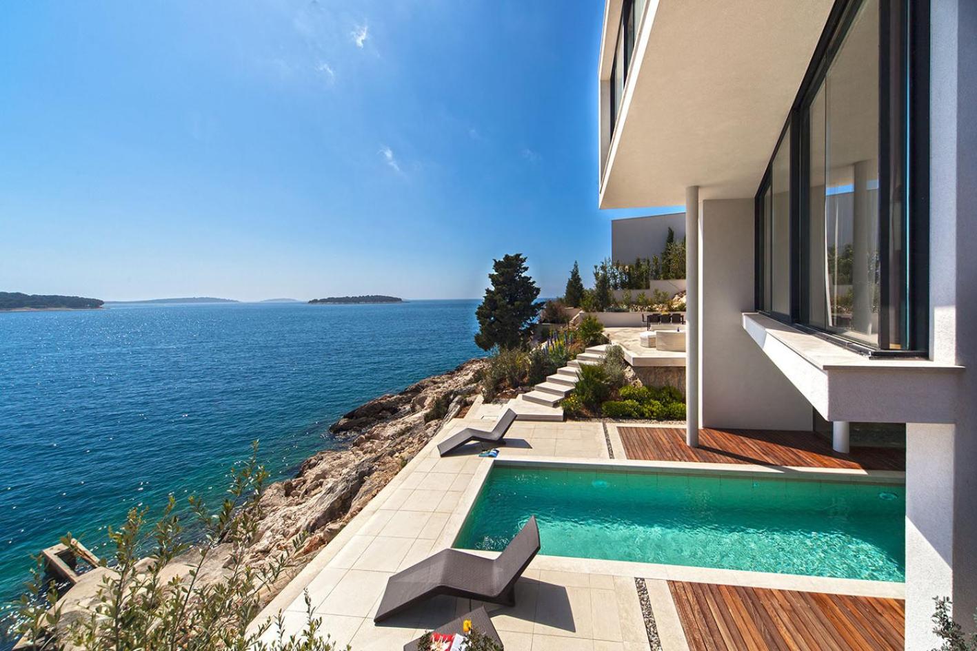 Golden Rays Luxury Villas & Apartments
