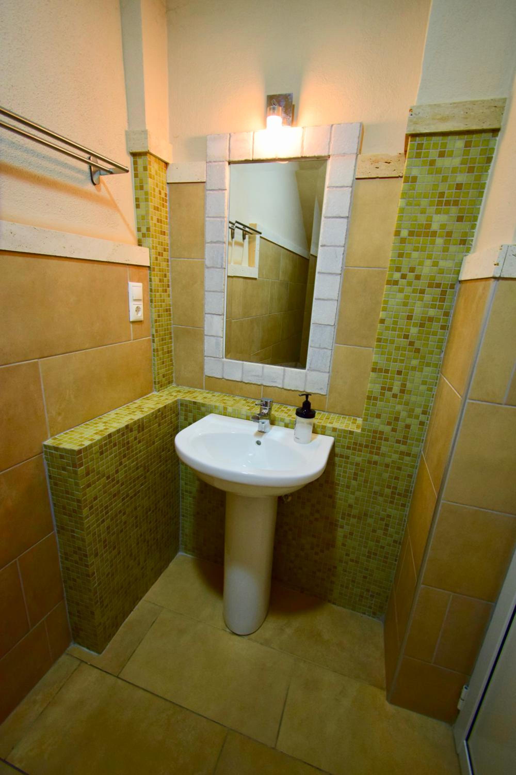 Photo 16