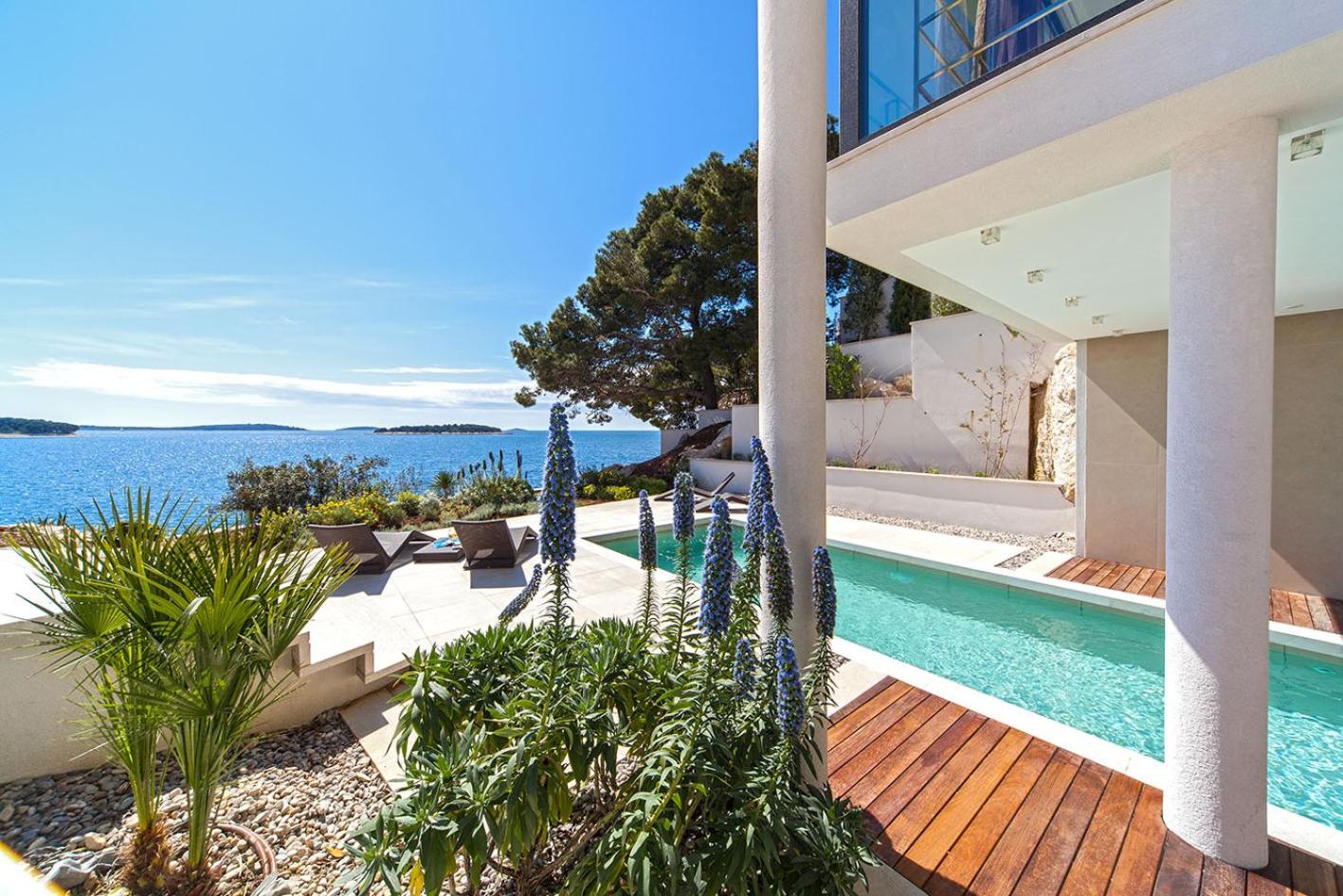 Golden Rays Luxury Villas & Apartments