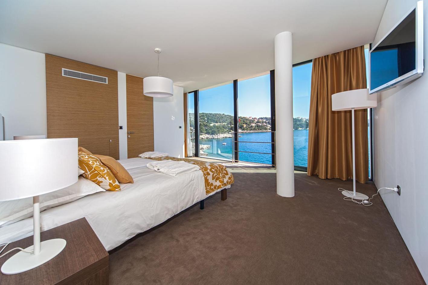 Golden Rays Luxury Villas & Apartments