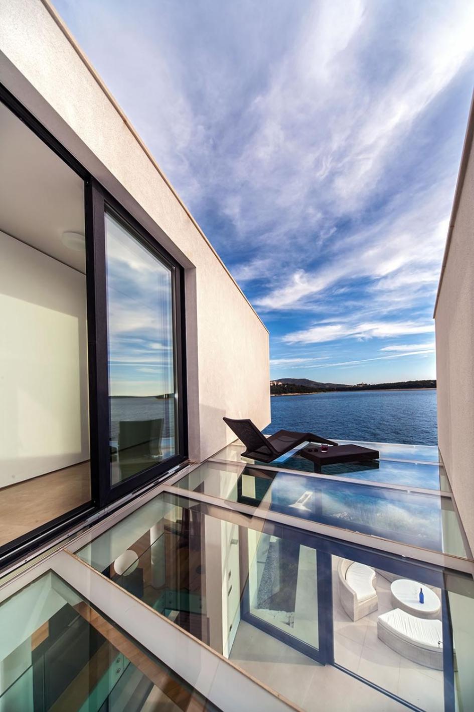 Golden Rays Luxury Villas & Apartments