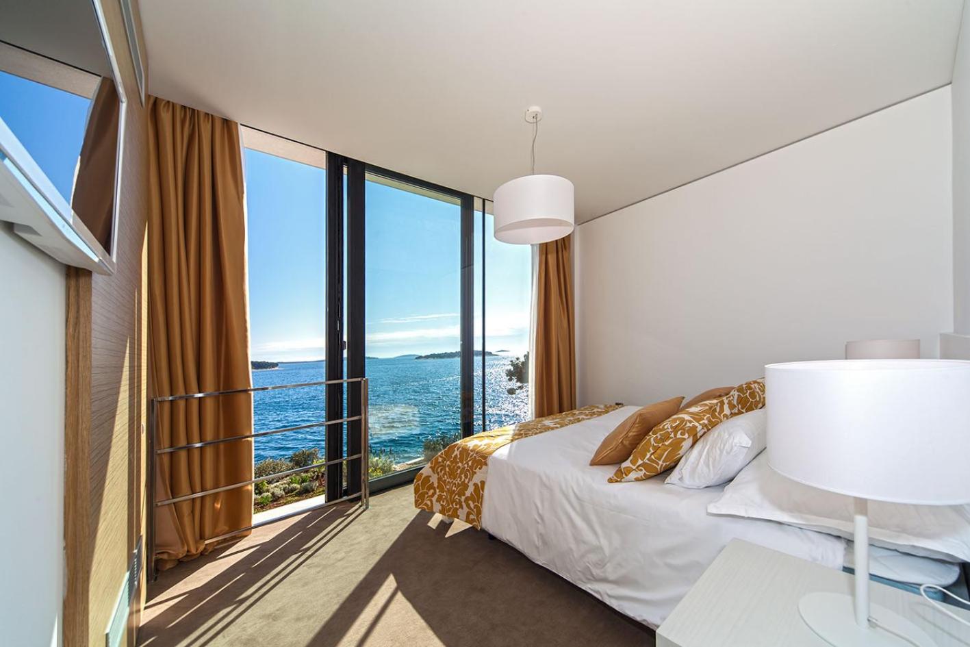 Golden Rays Luxury Villas & Apartments