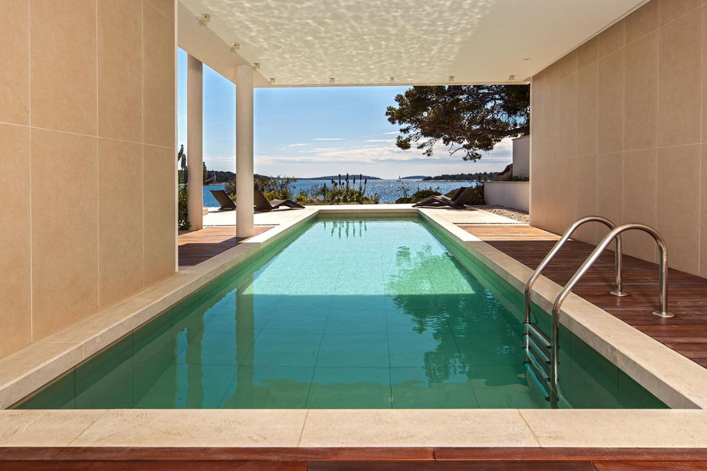 Golden Rays Luxury Villas & Apartments
