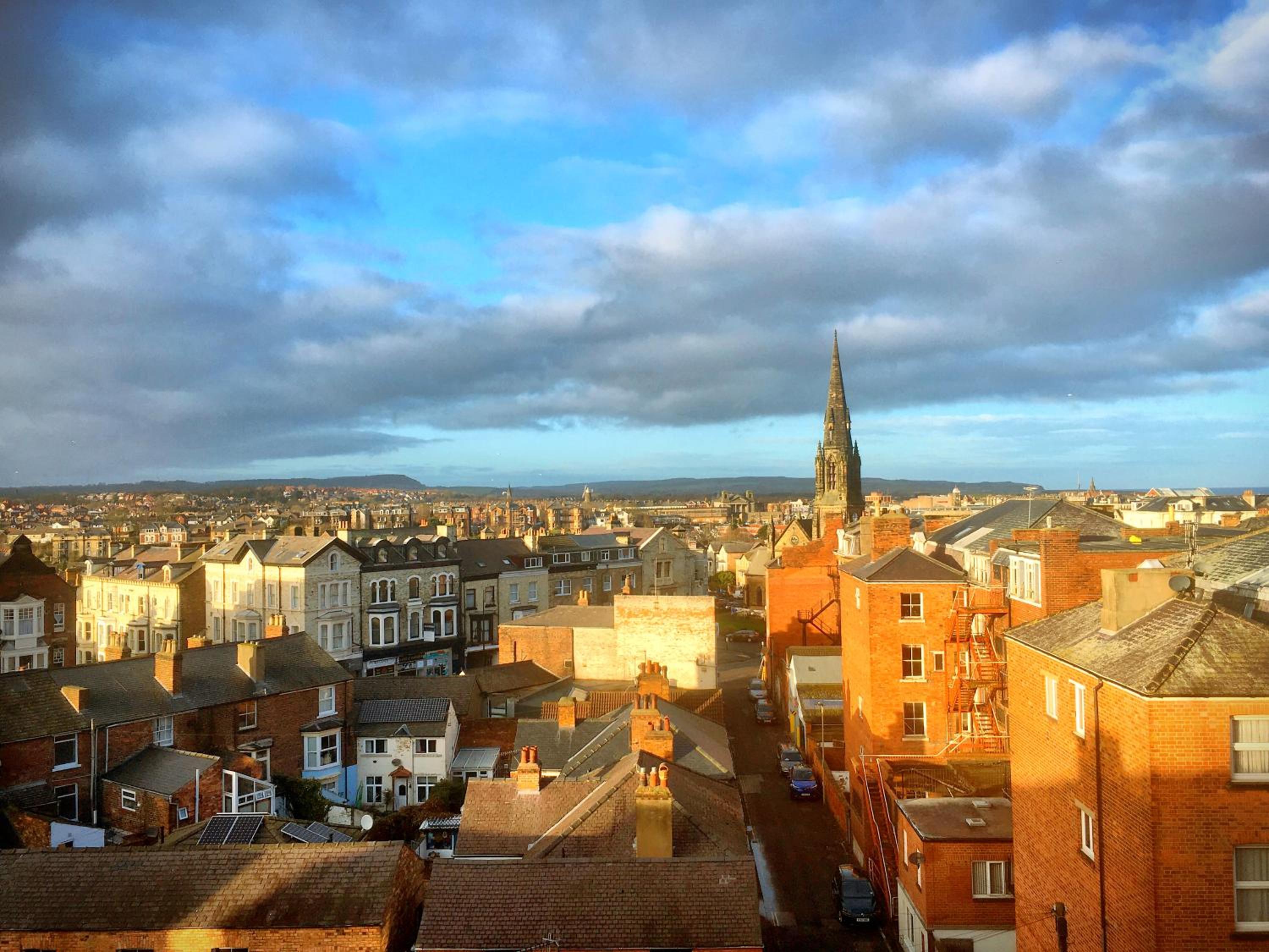Superb Scarborough Penthouse with Balcony, lift, parking, views view 3