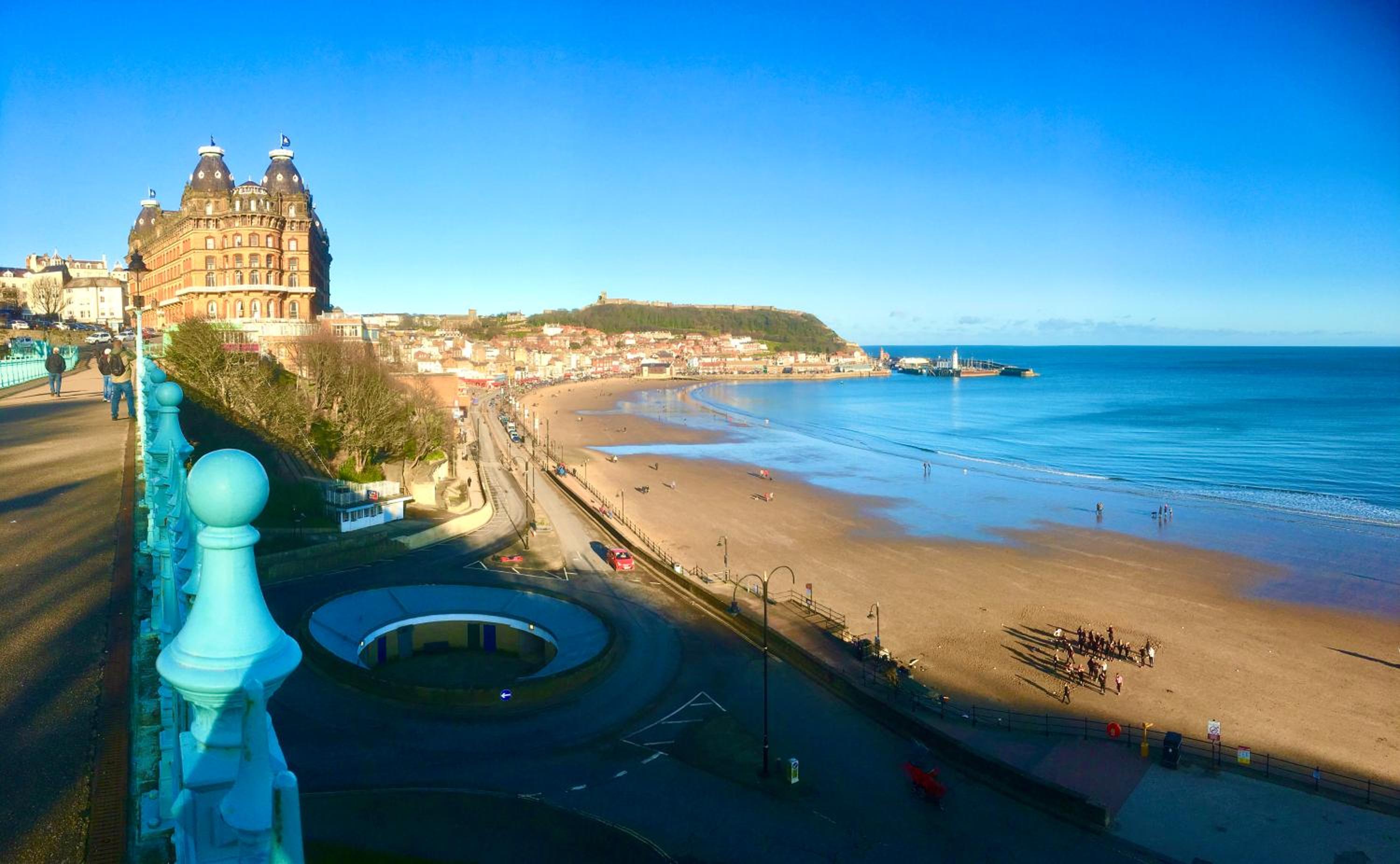 Superb Scarborough Penthouse with Balcony, lift, parking, views view 5