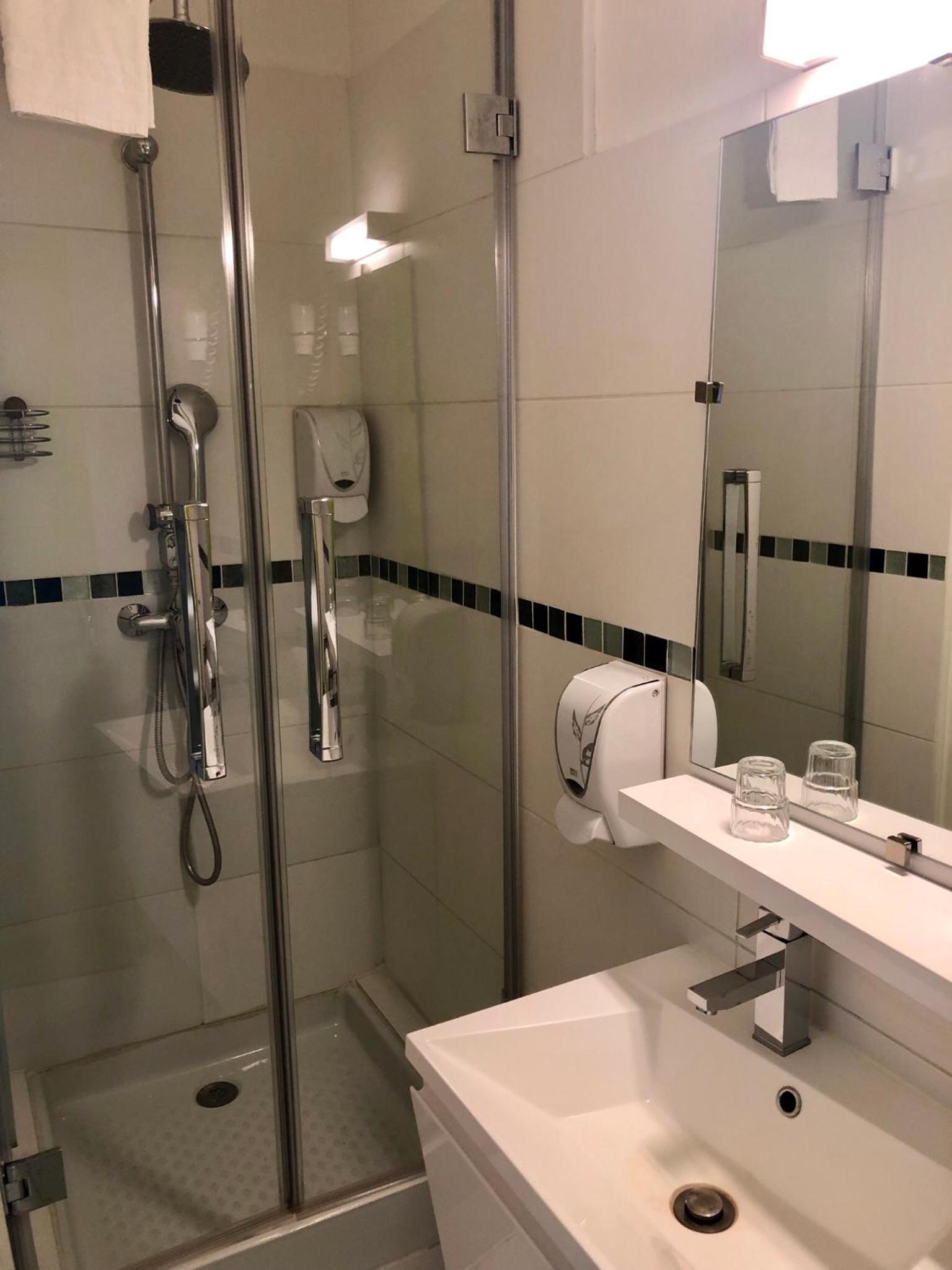 Montpellier Vacations - Hotel Colisee-Verdun Centre Gare Saint-Roch - Property Image 37