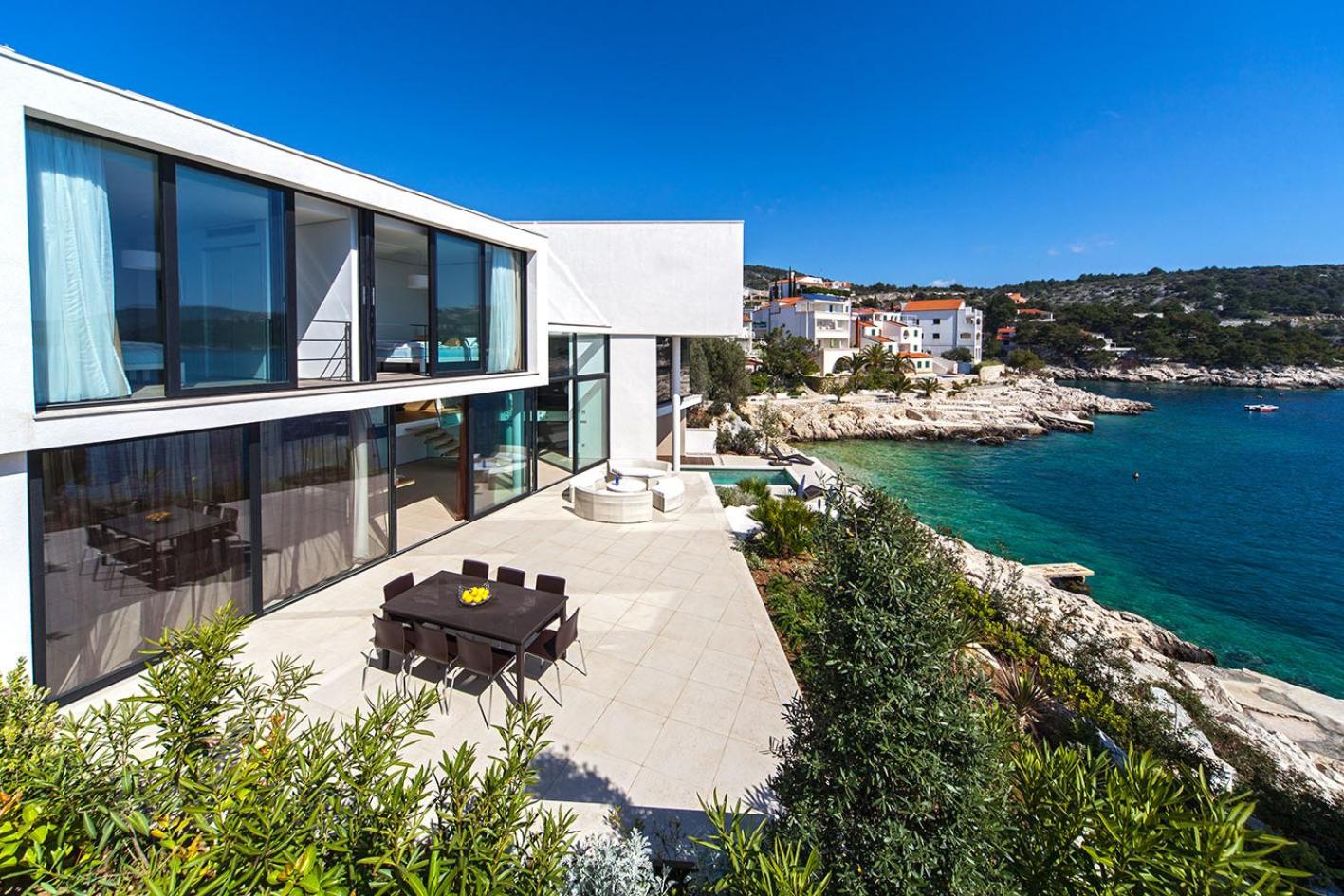 Golden Rays Luxury Villas & Apartments