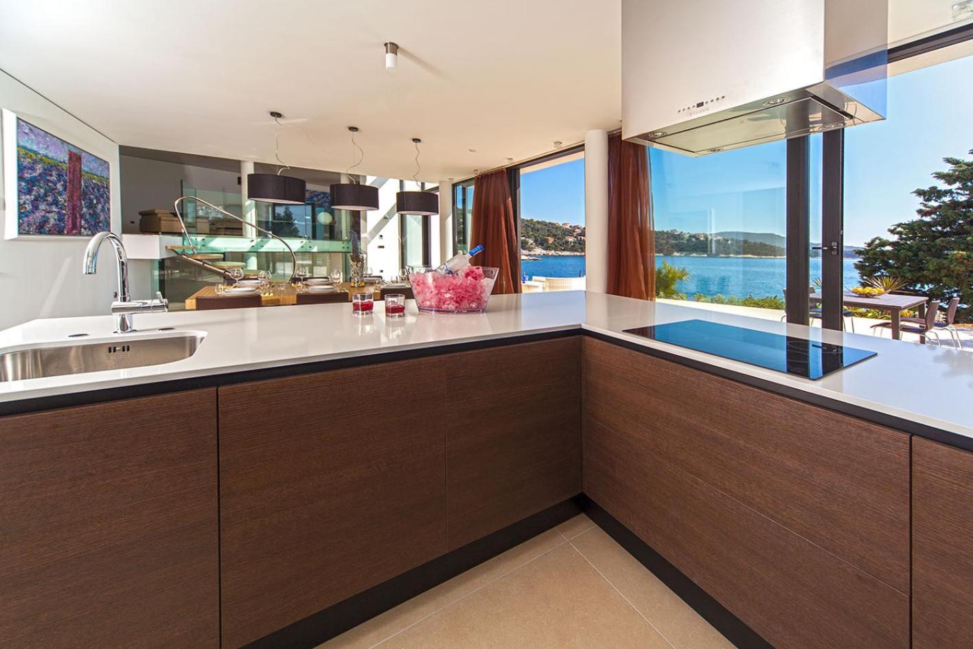 Golden Rays Luxury Villas & Apartments