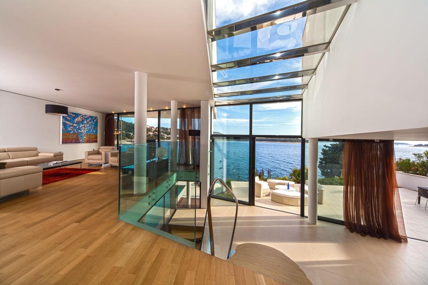 Golden Rays Luxury Villas & Apartments