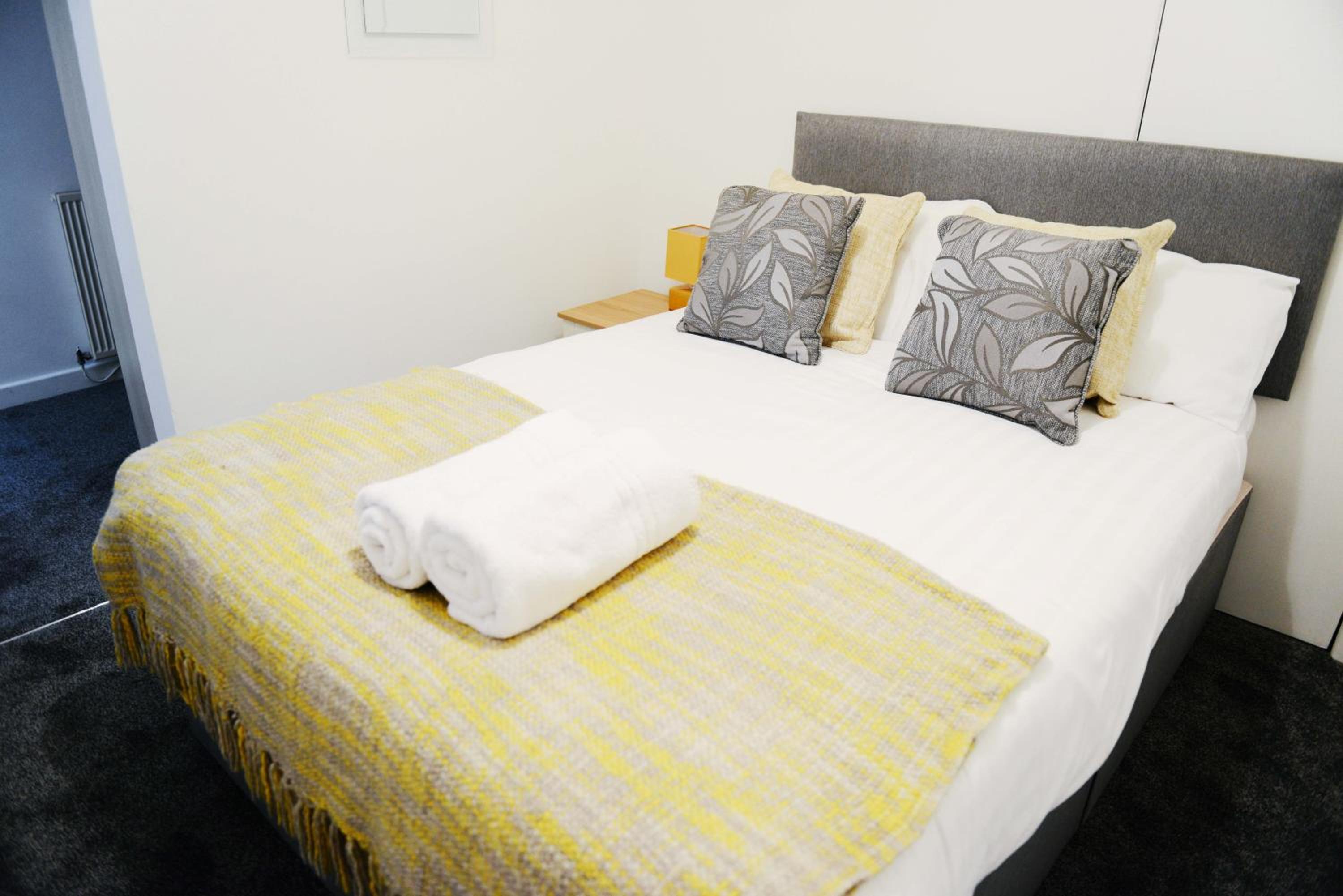 Bridle Lodge Apartments view 3
